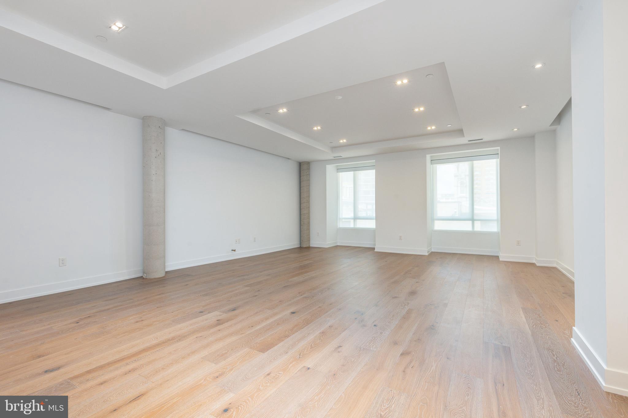 2108-10 Walnut St #401