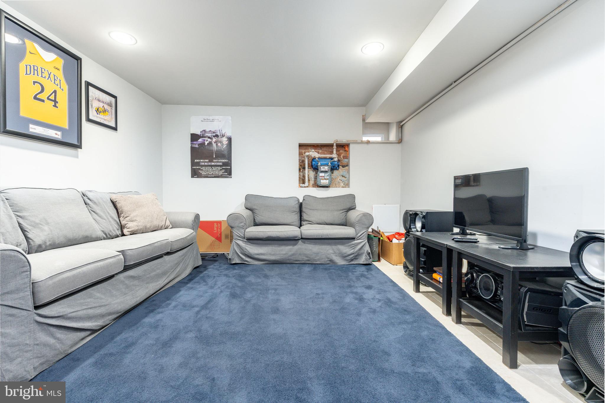 2502 W Seybert St