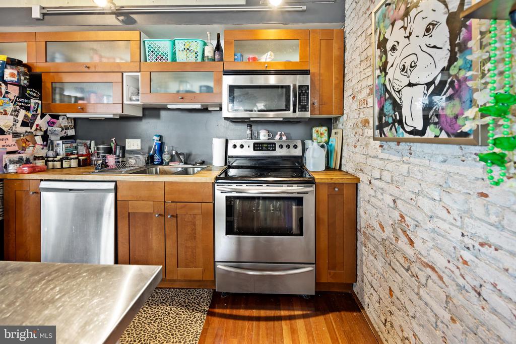3132 E THOMPSON STREET 48 2A