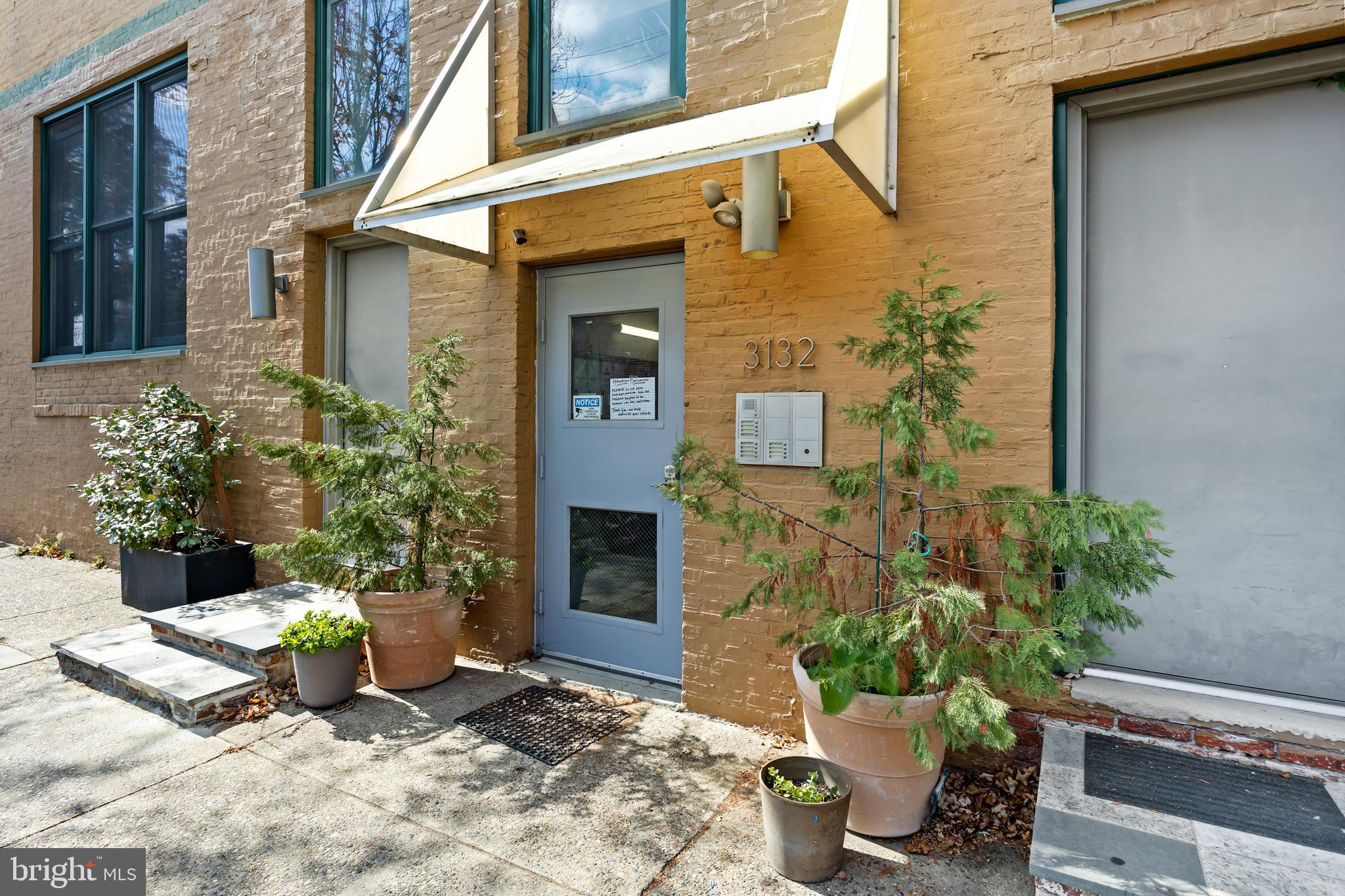 3132 E THOMPSON STREET 48 2A