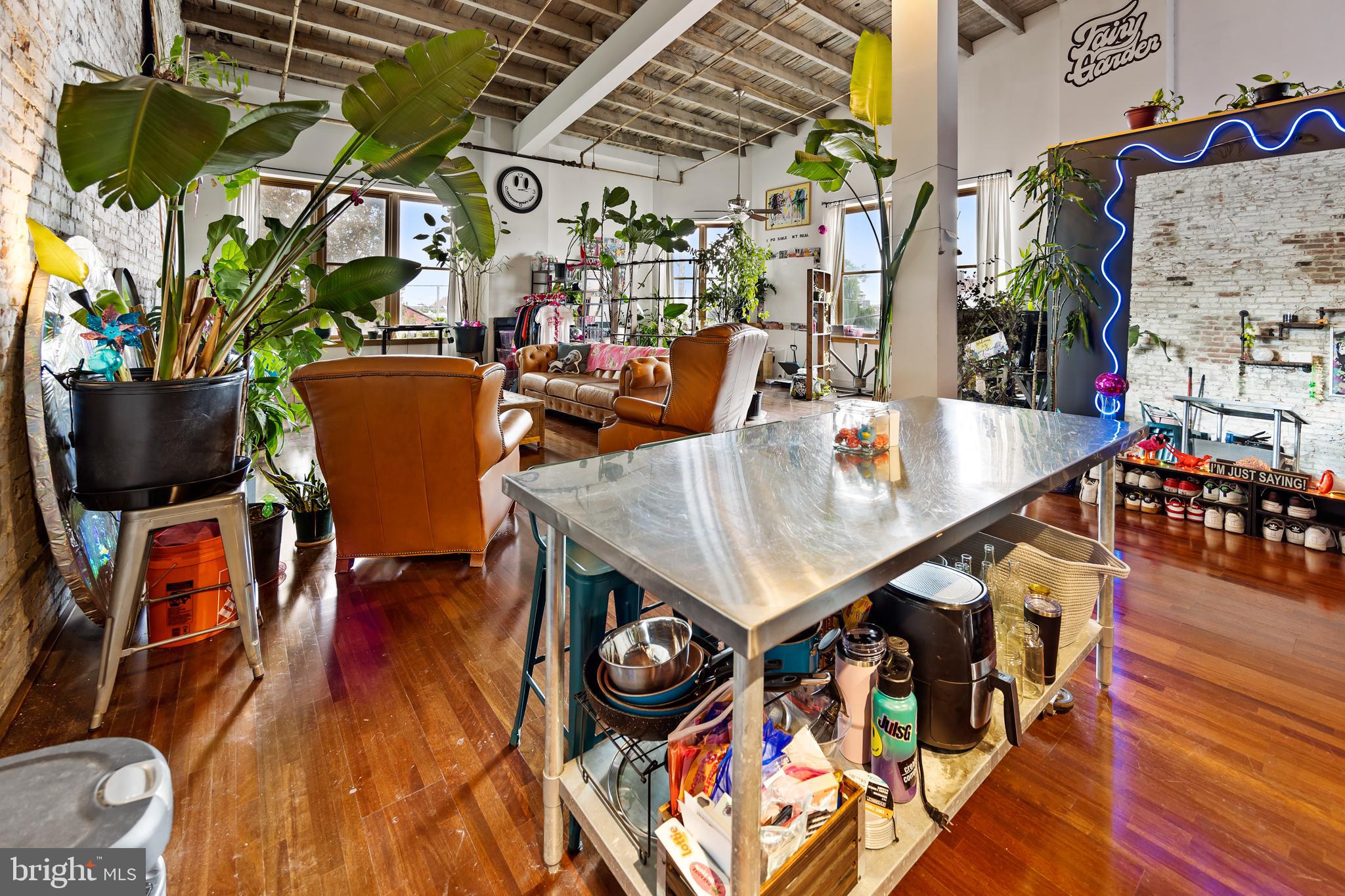 3132 E THOMPSON STREET 48 2A