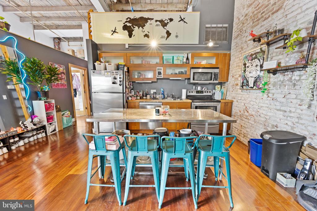 3132 E THOMPSON STREET 48 2A