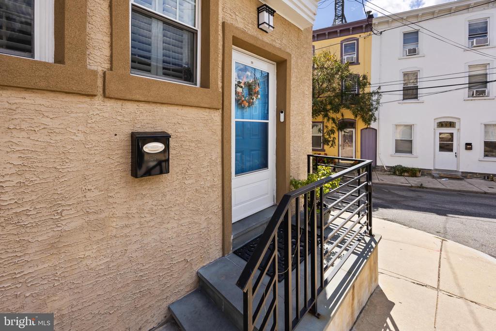 131 CARSON STREET