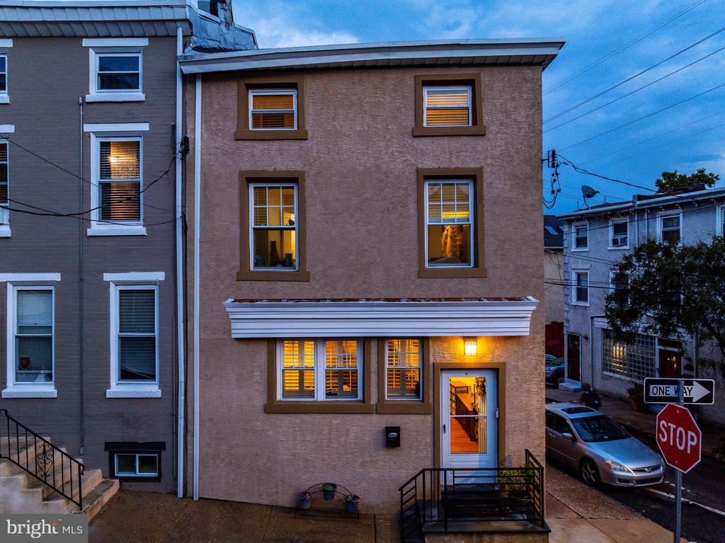 131 CARSON STREET