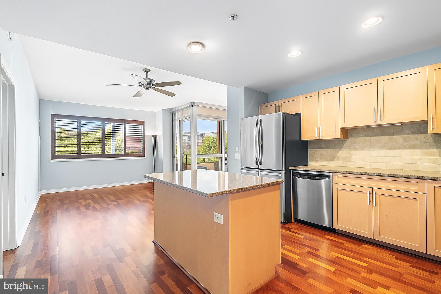 901 N PENN STREET F305