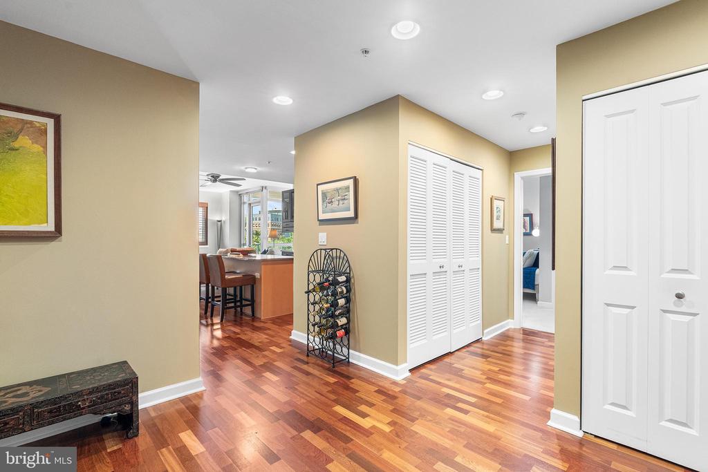901 N PENN STREET F305