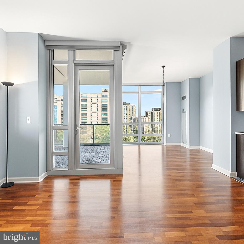 901 N PENN STREET F305
