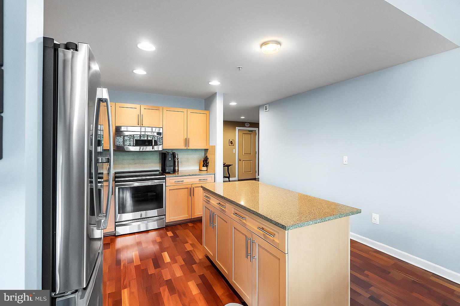 901 N PENN STREET F305