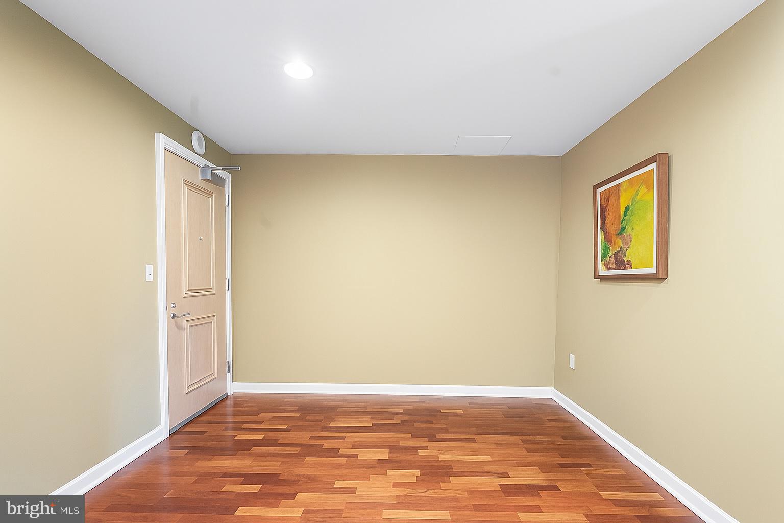 901 N PENN STREET F305