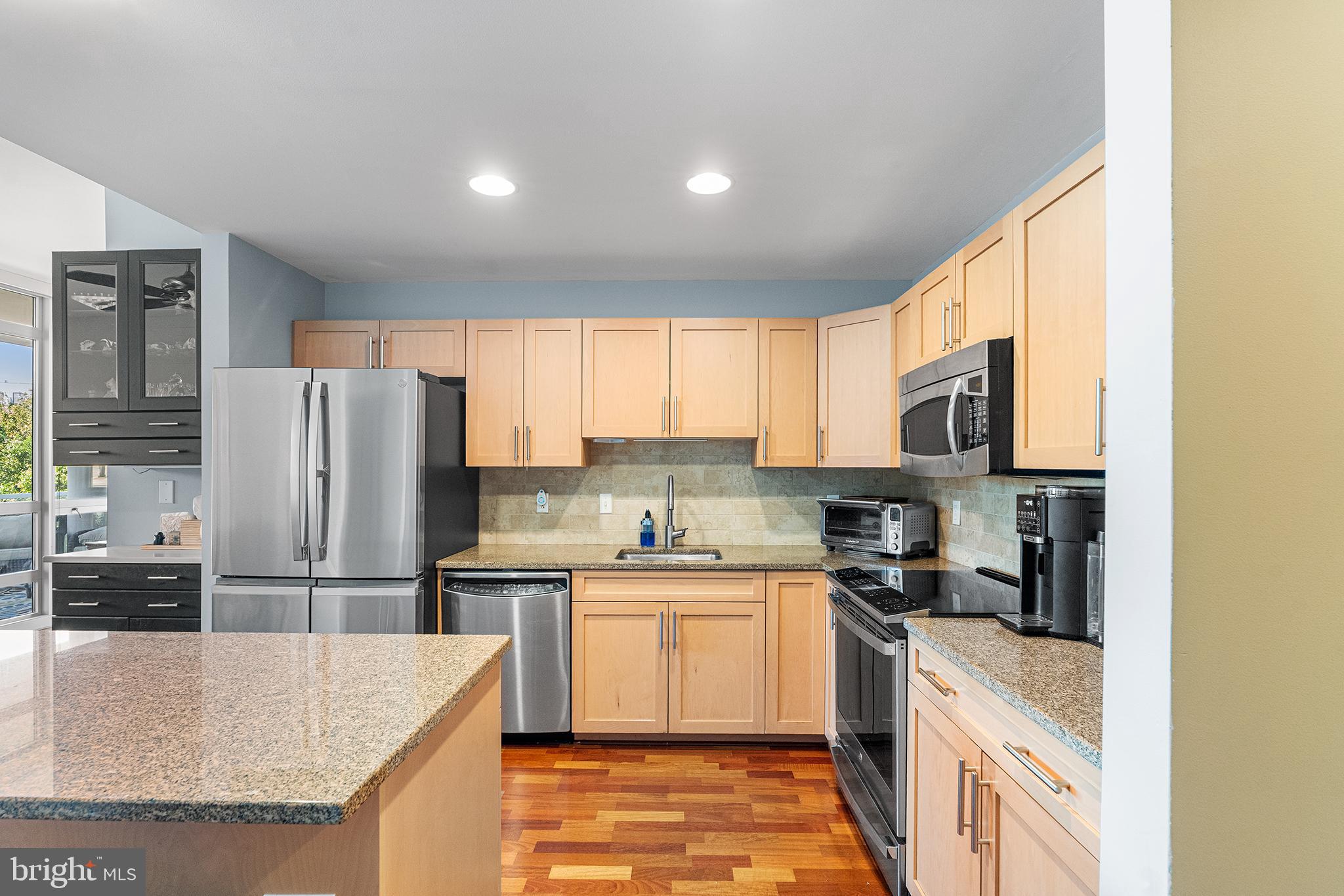 901 N PENN STREET F305