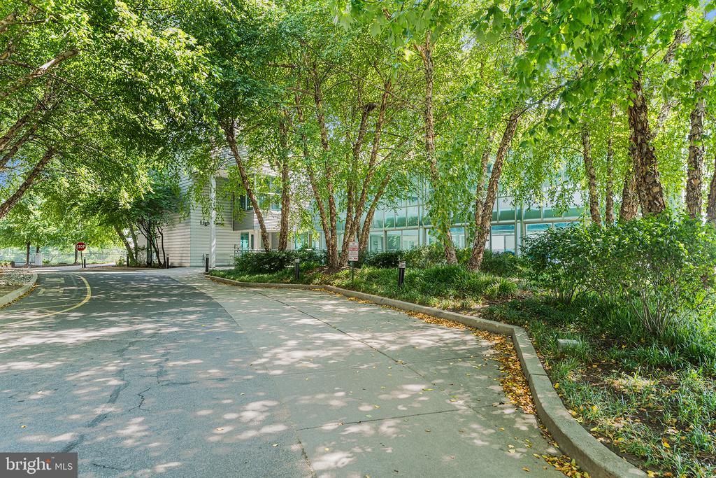901 N PENN STREET F305