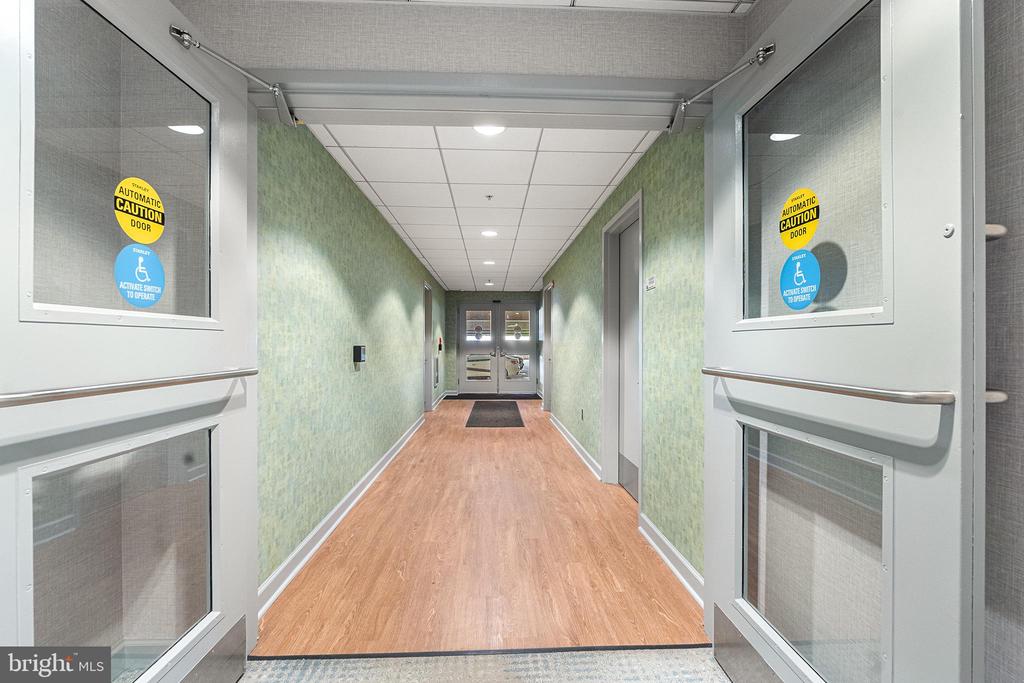 901 N PENN STREET F305