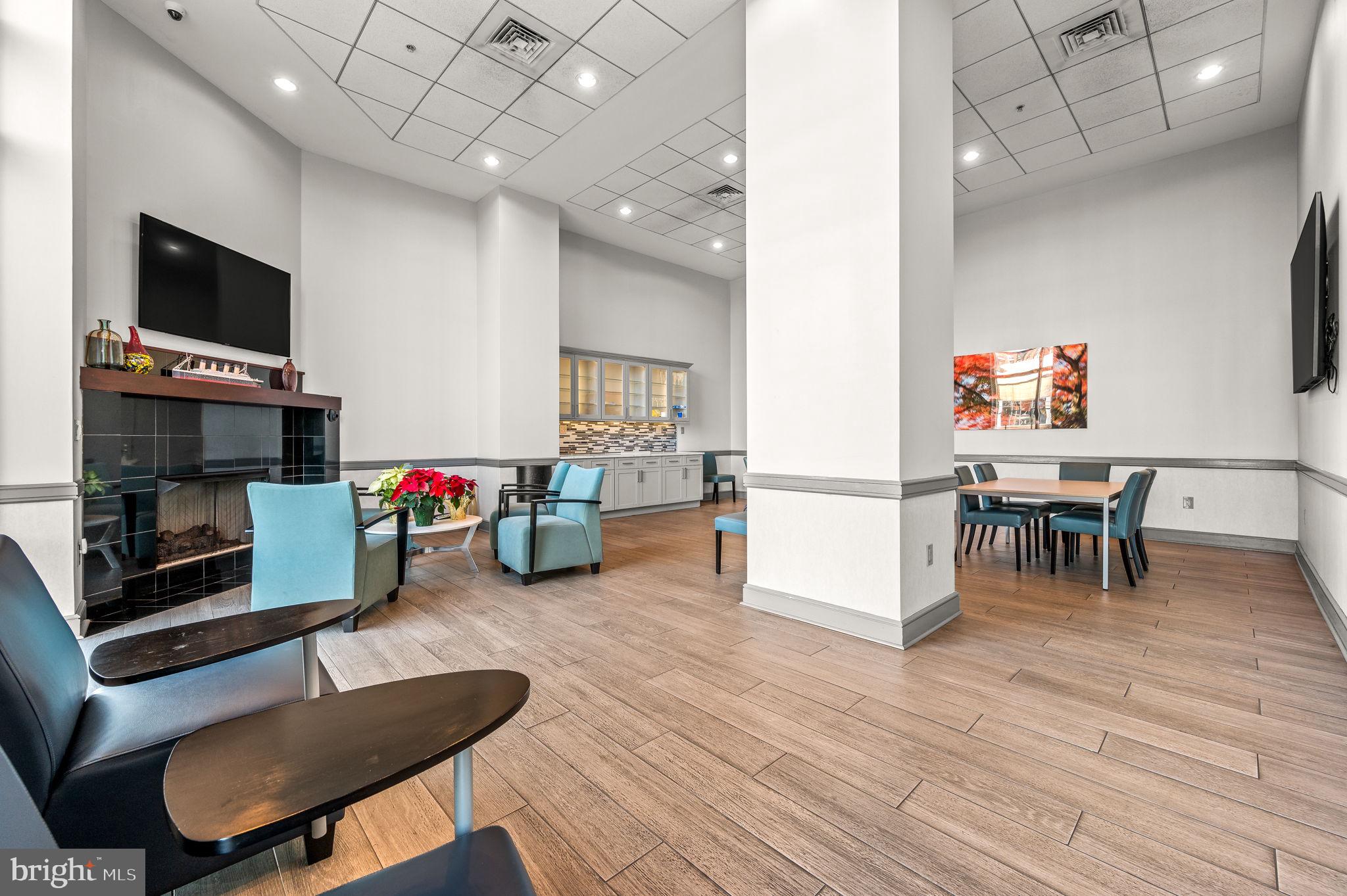 901 N PENN STREET F305