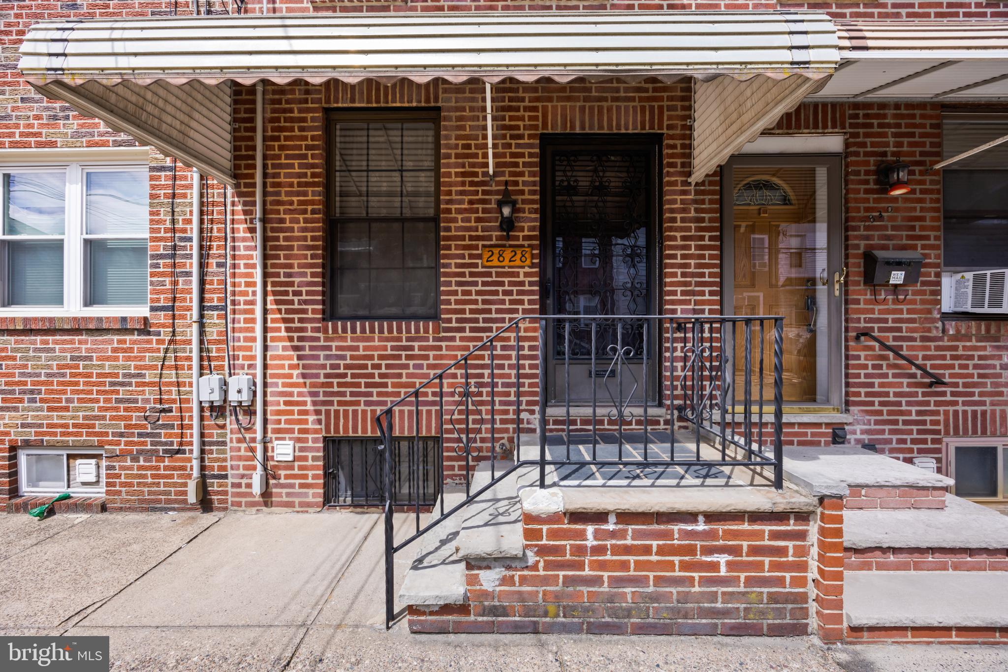 2828 ALMOND STREET