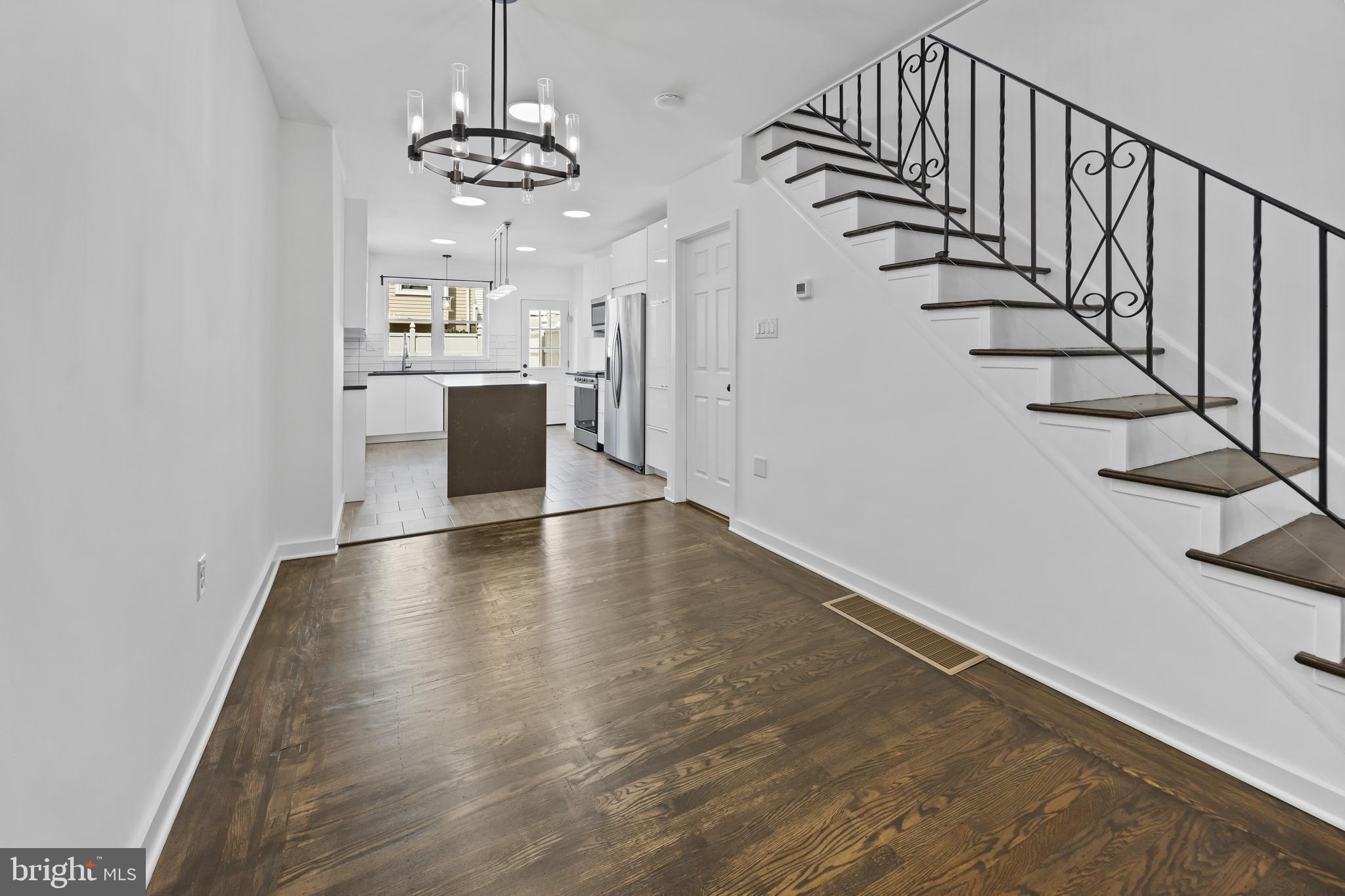 2828 ALMOND STREET