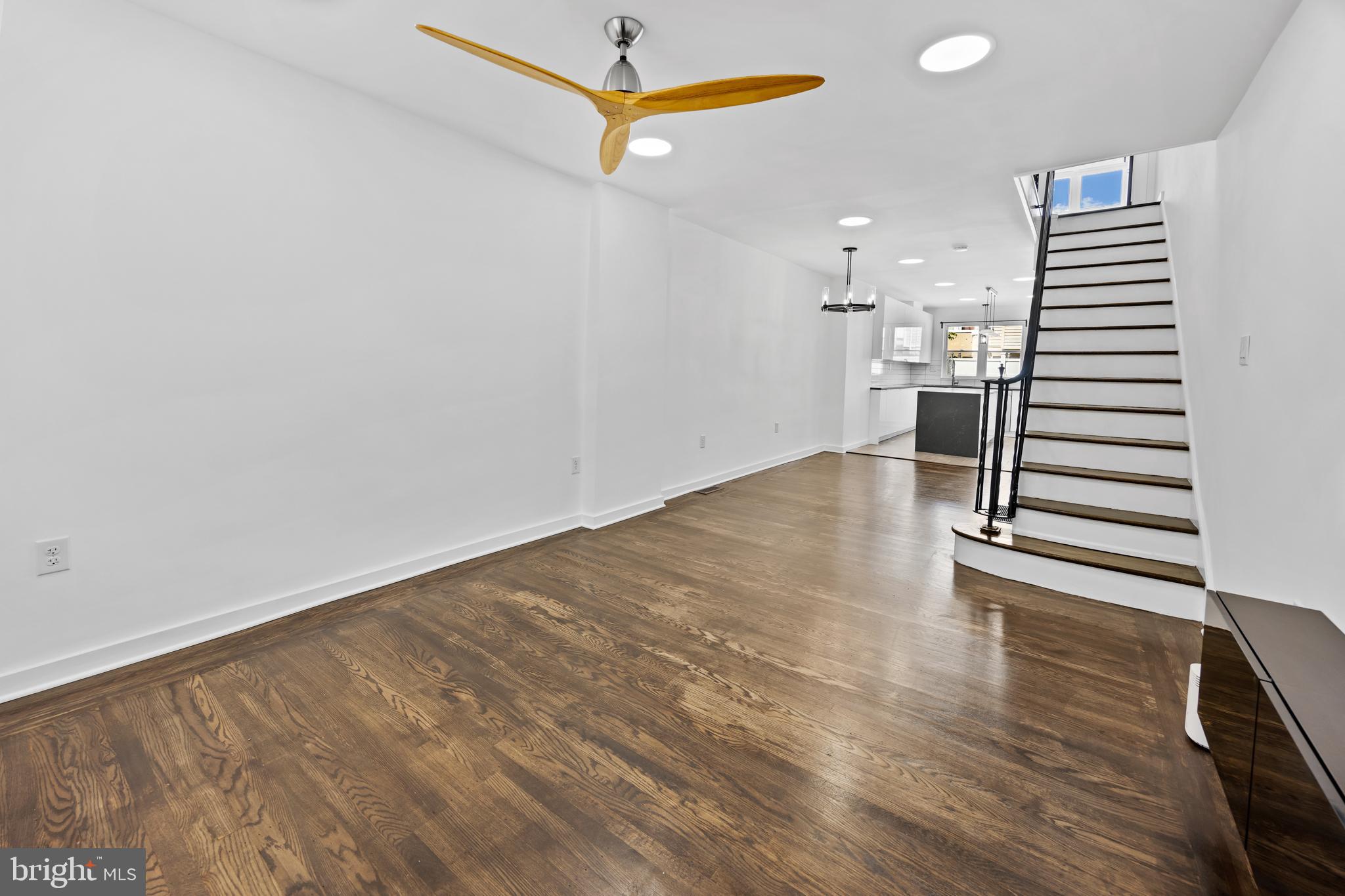 2828 ALMOND STREET