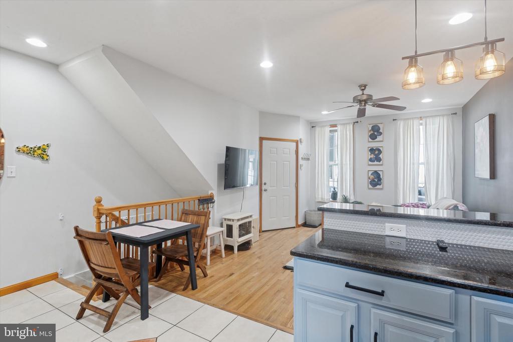 1522 BROWN STREET 1
