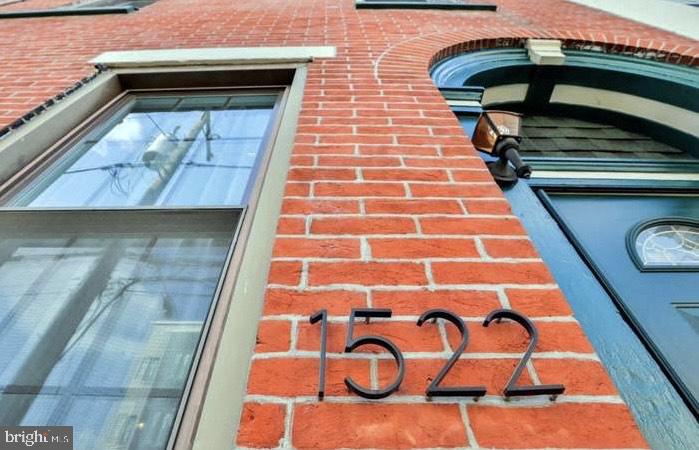 1522 BROWN STREET 1