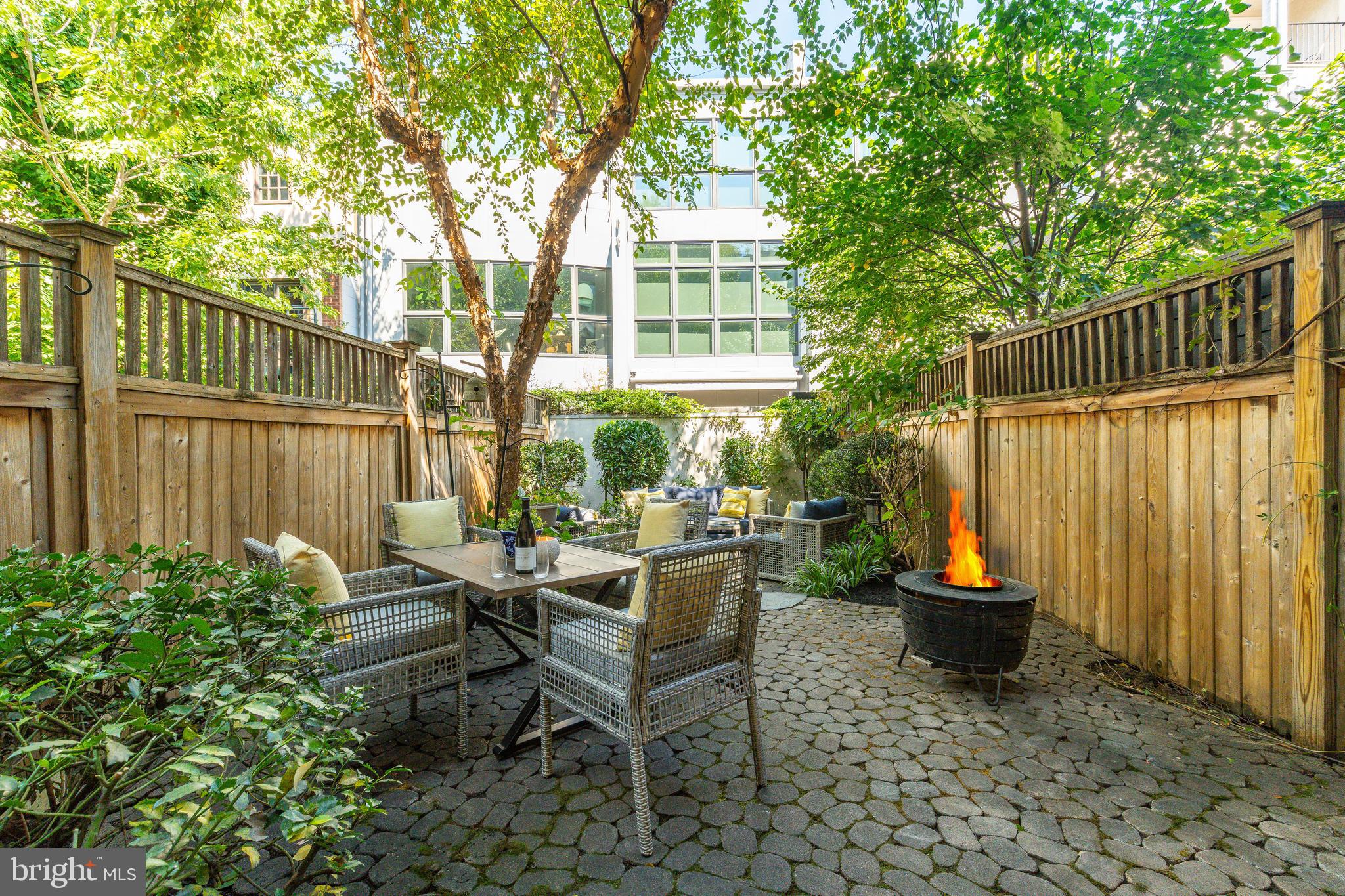 621 LOMBARD STREET