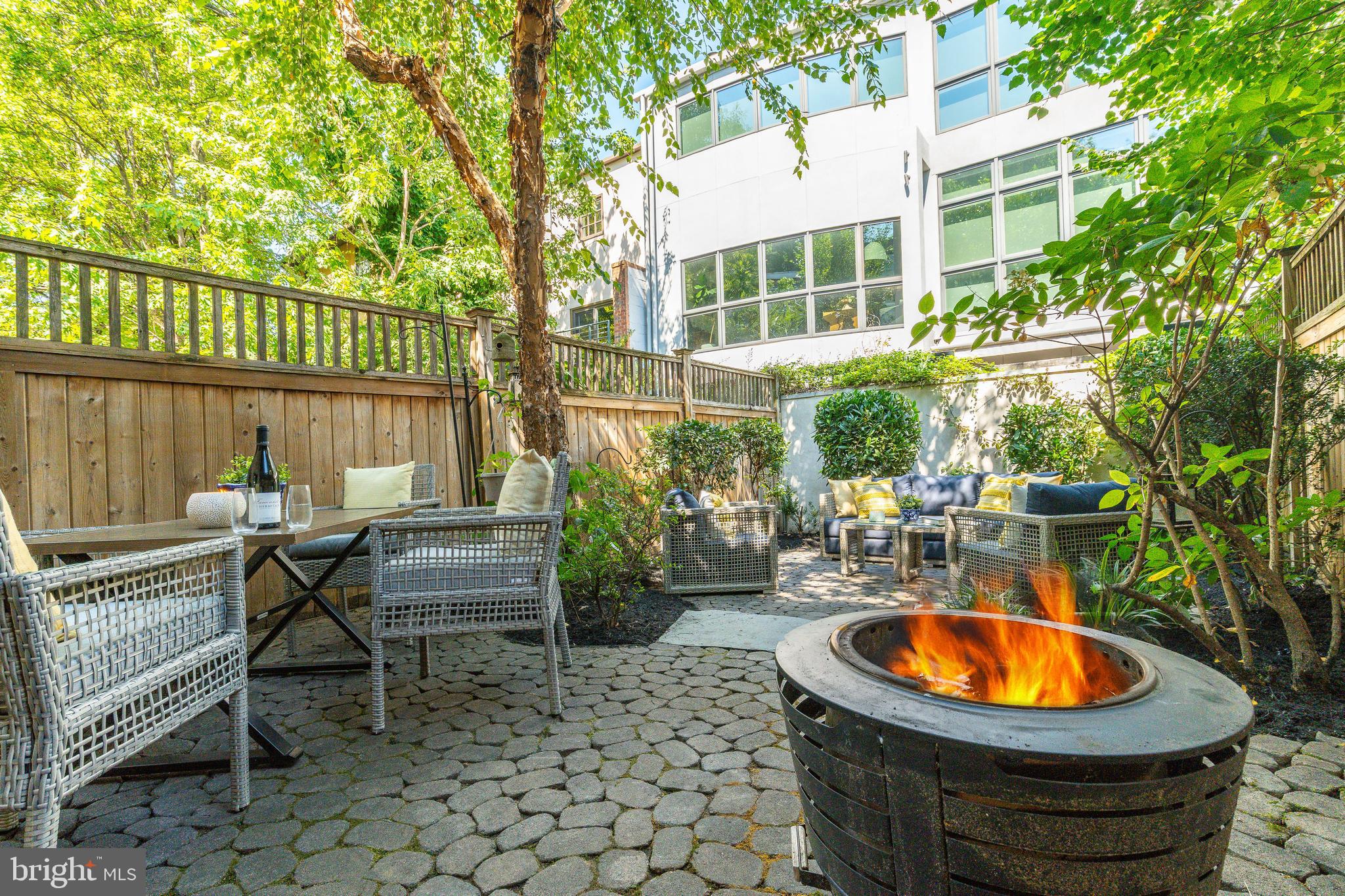621 LOMBARD STREET