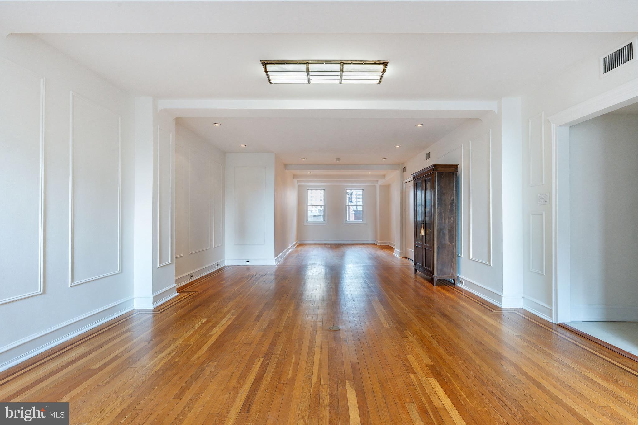 1901 WALNUT STREET 5E
