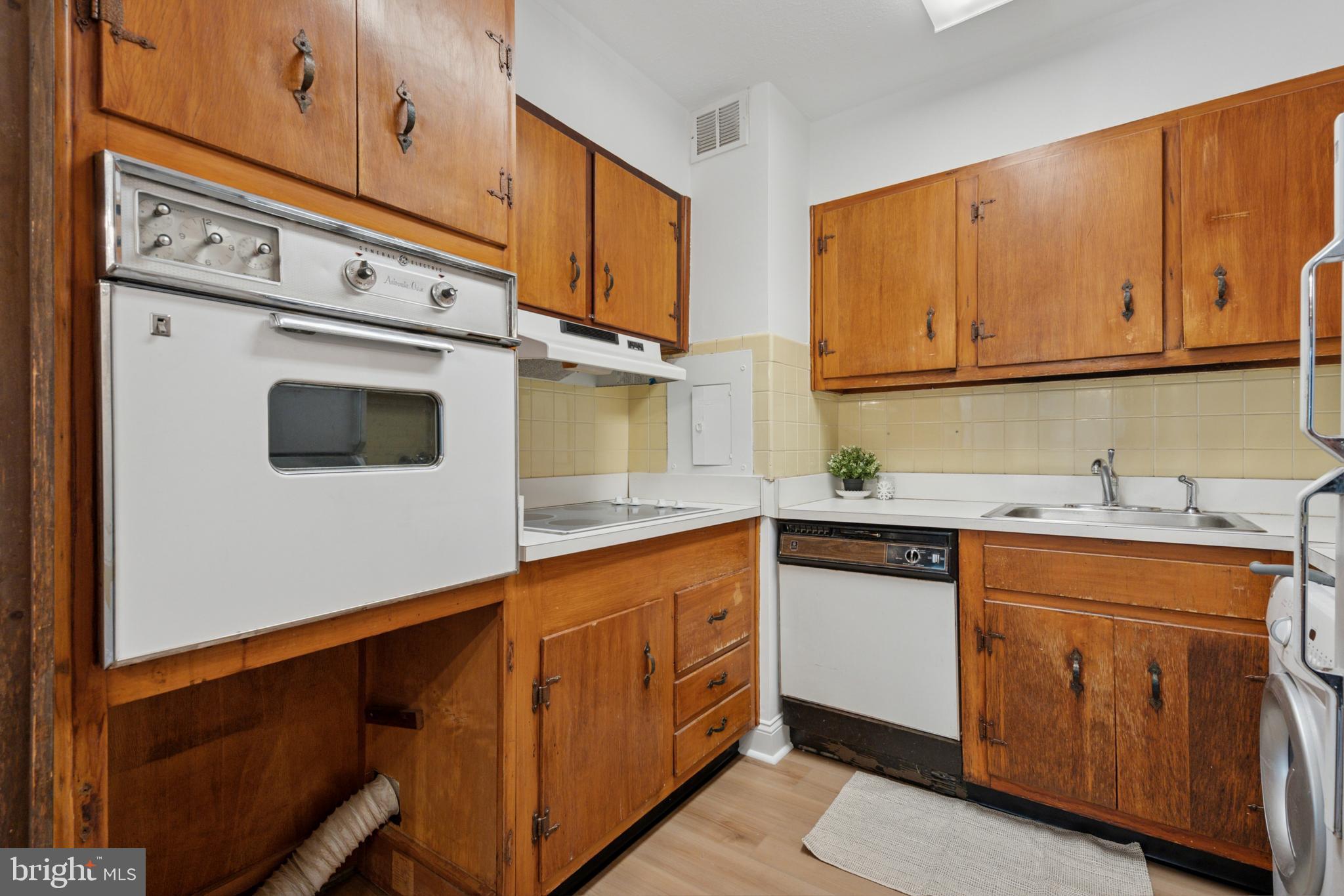 1900 JOHN F KENNEDY BOULEVARD 1920