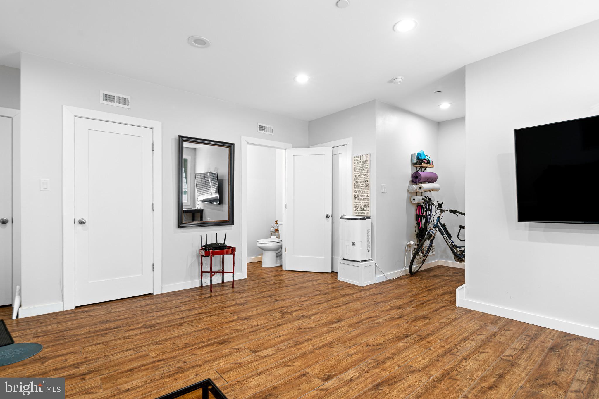 1227 N FRANKLIN STREET 1