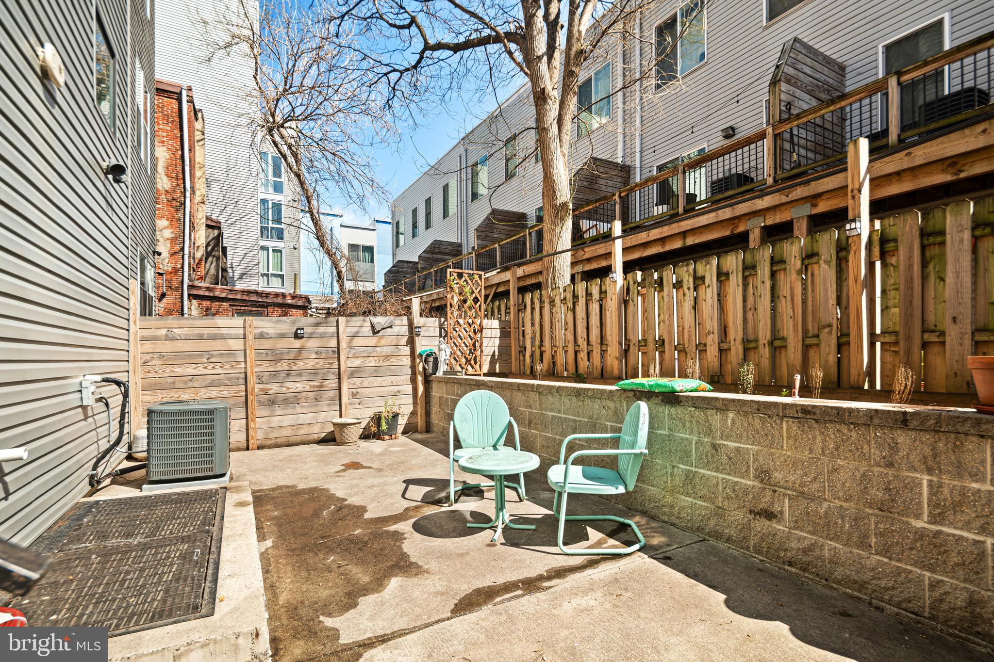 1227 N FRANKLIN STREET 1