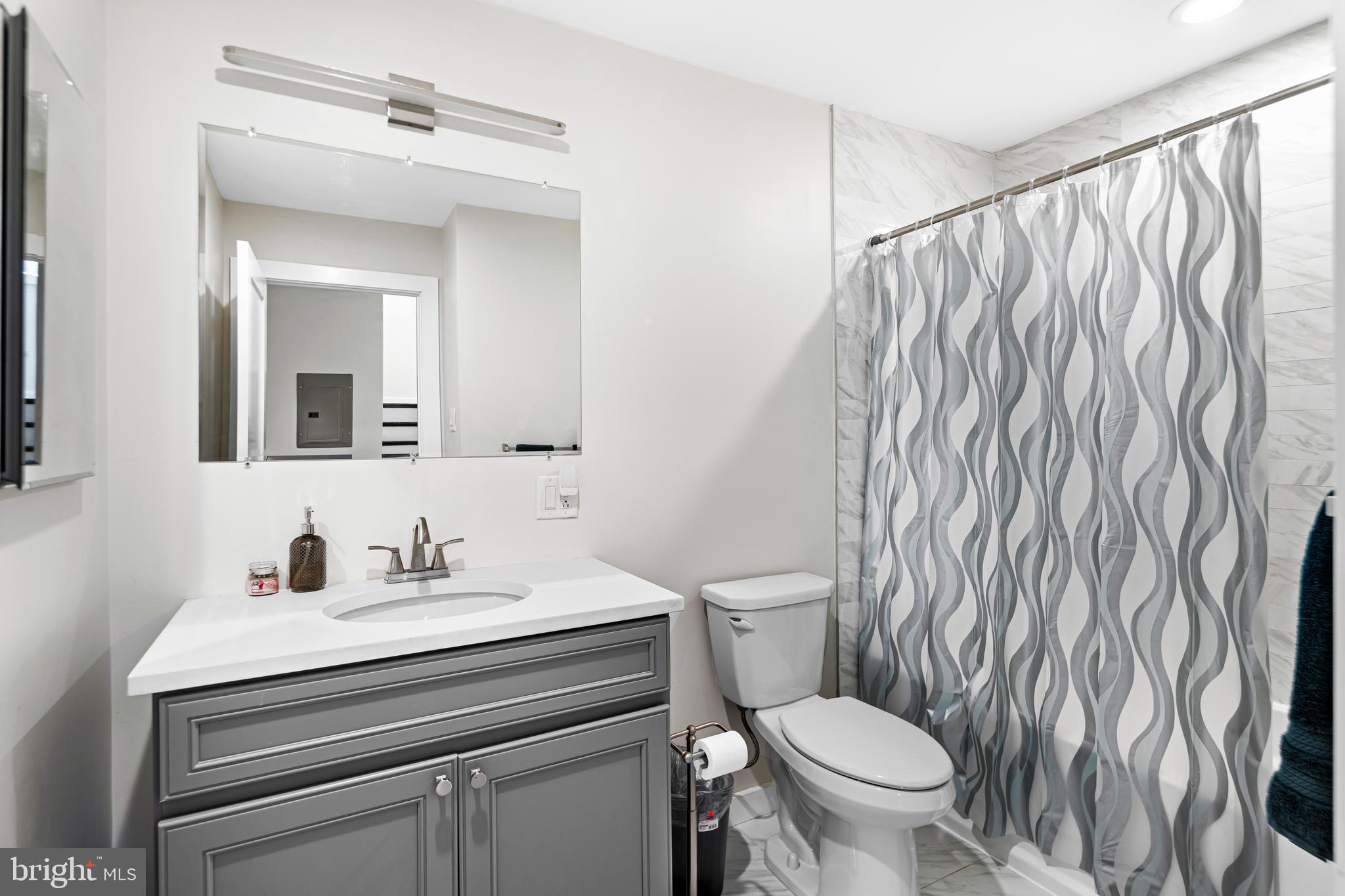 1227 N FRANKLIN STREET 1