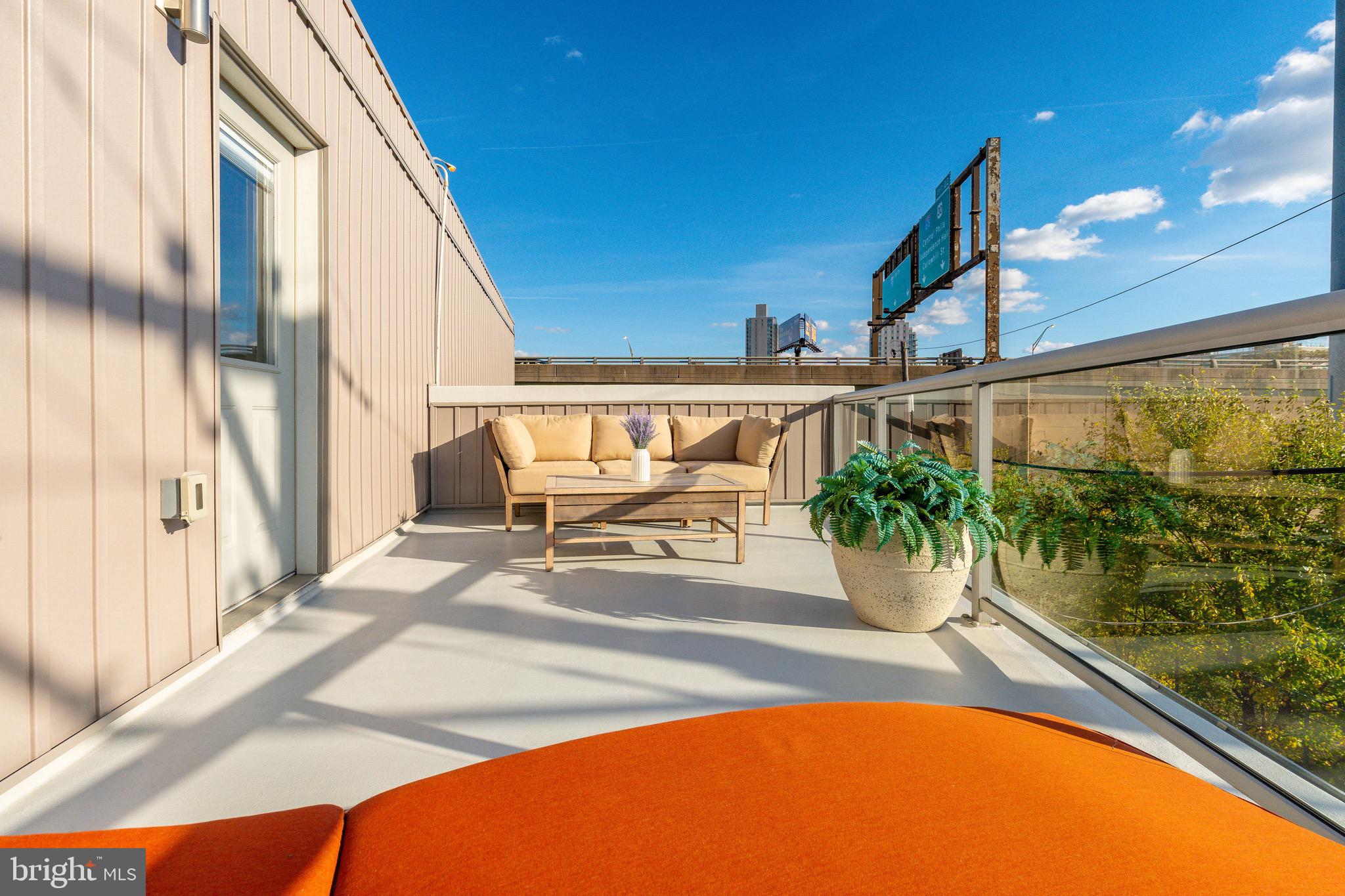 939 NEW MARKET STREET