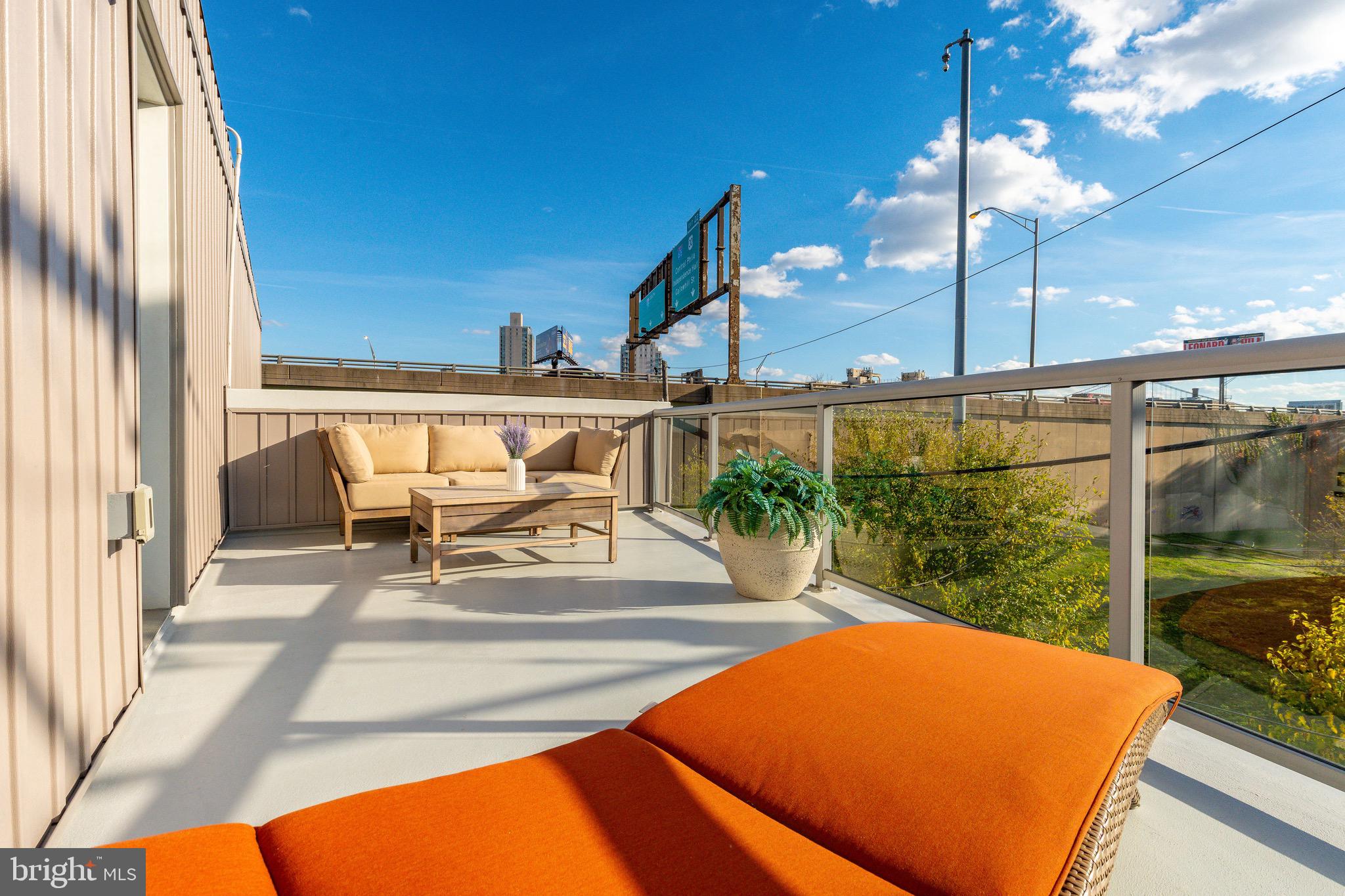 939 NEW MARKET STREET