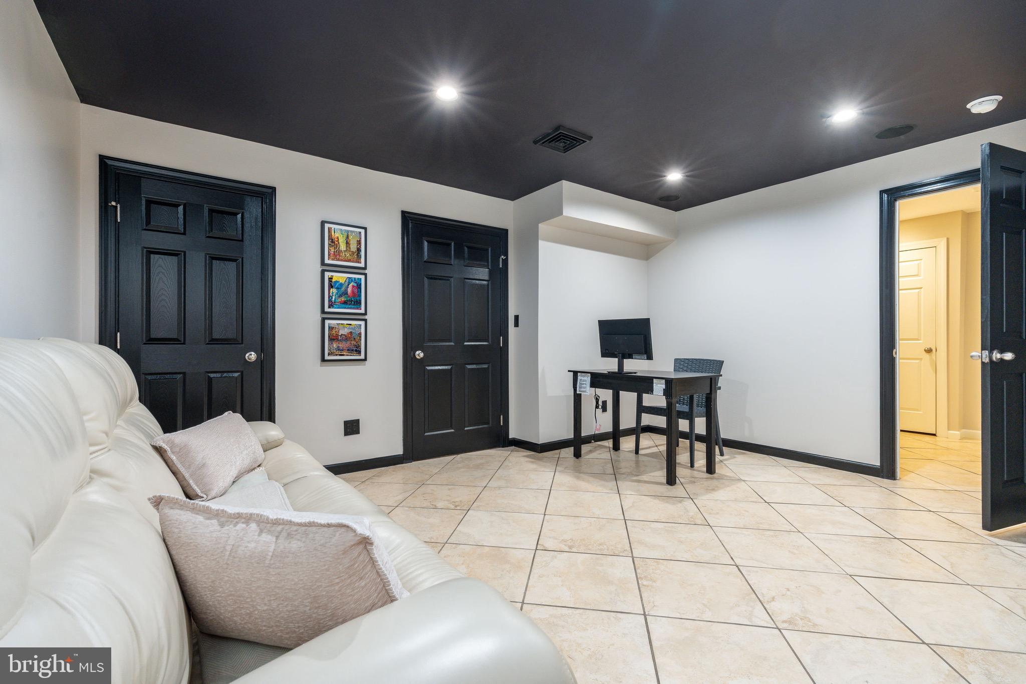 939 NEW MARKET STREET