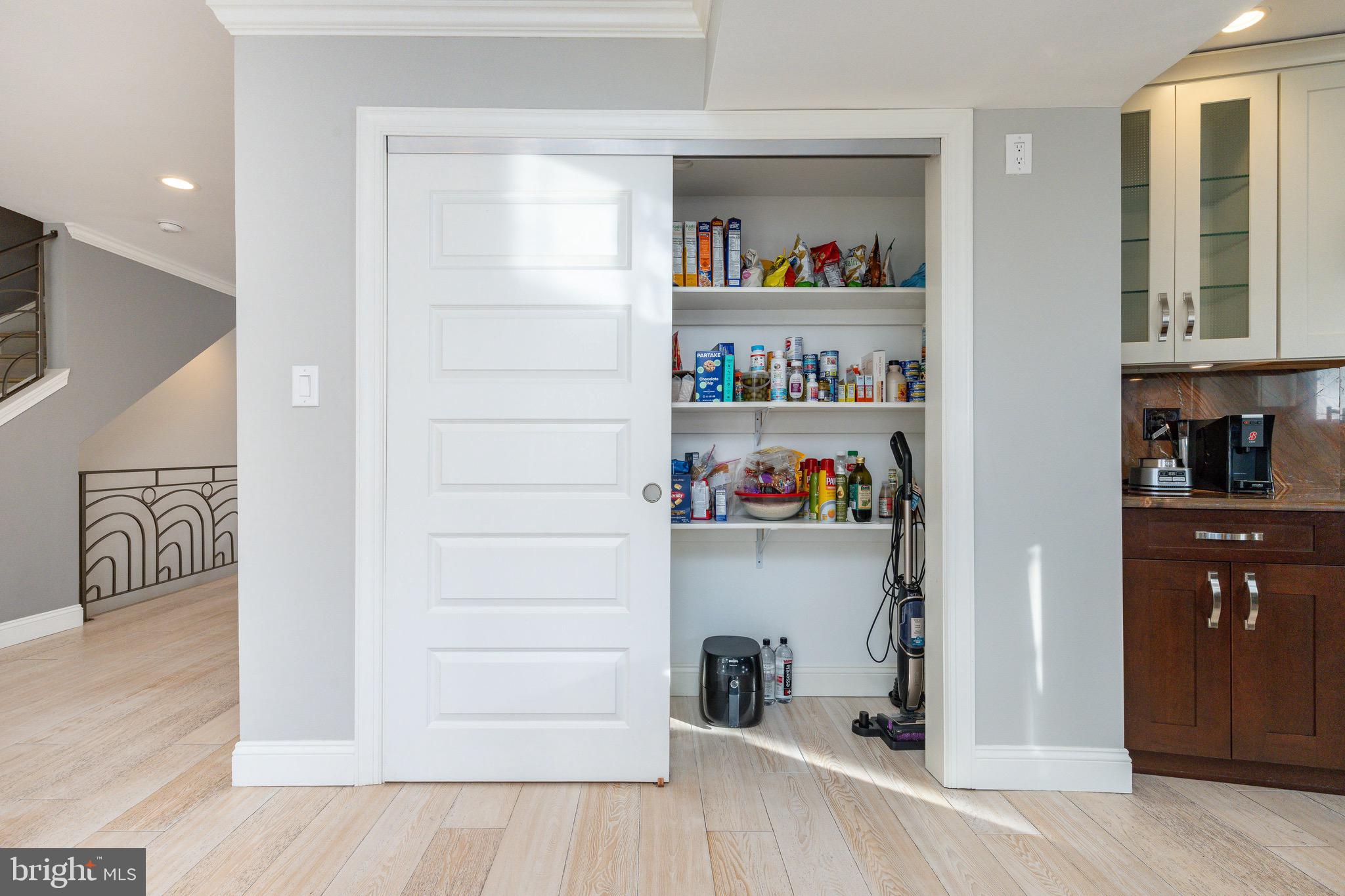 939 NEW MARKET STREET