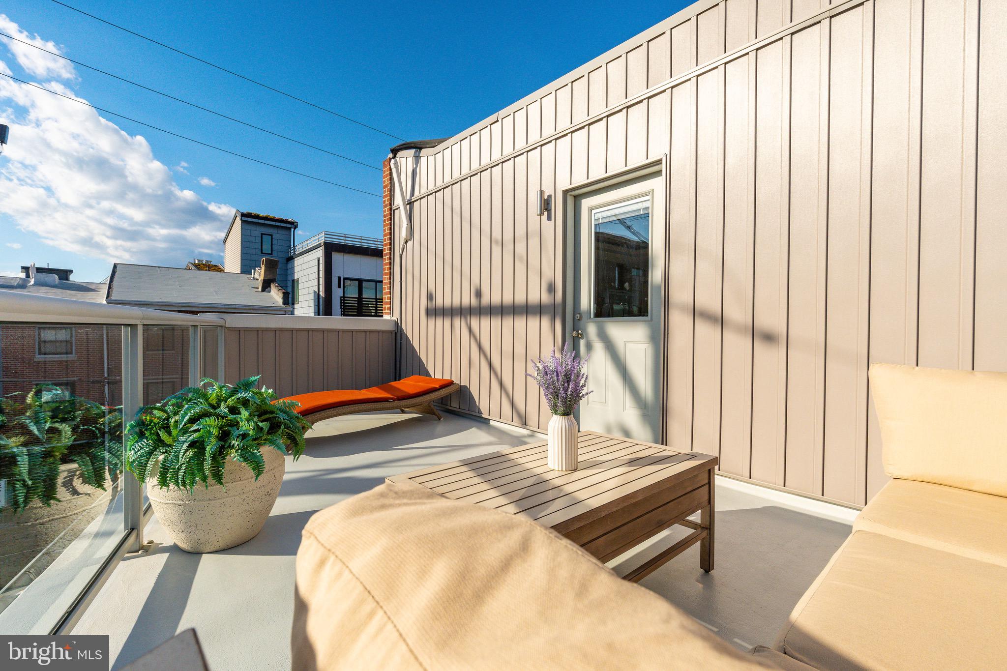 939 NEW MARKET STREET