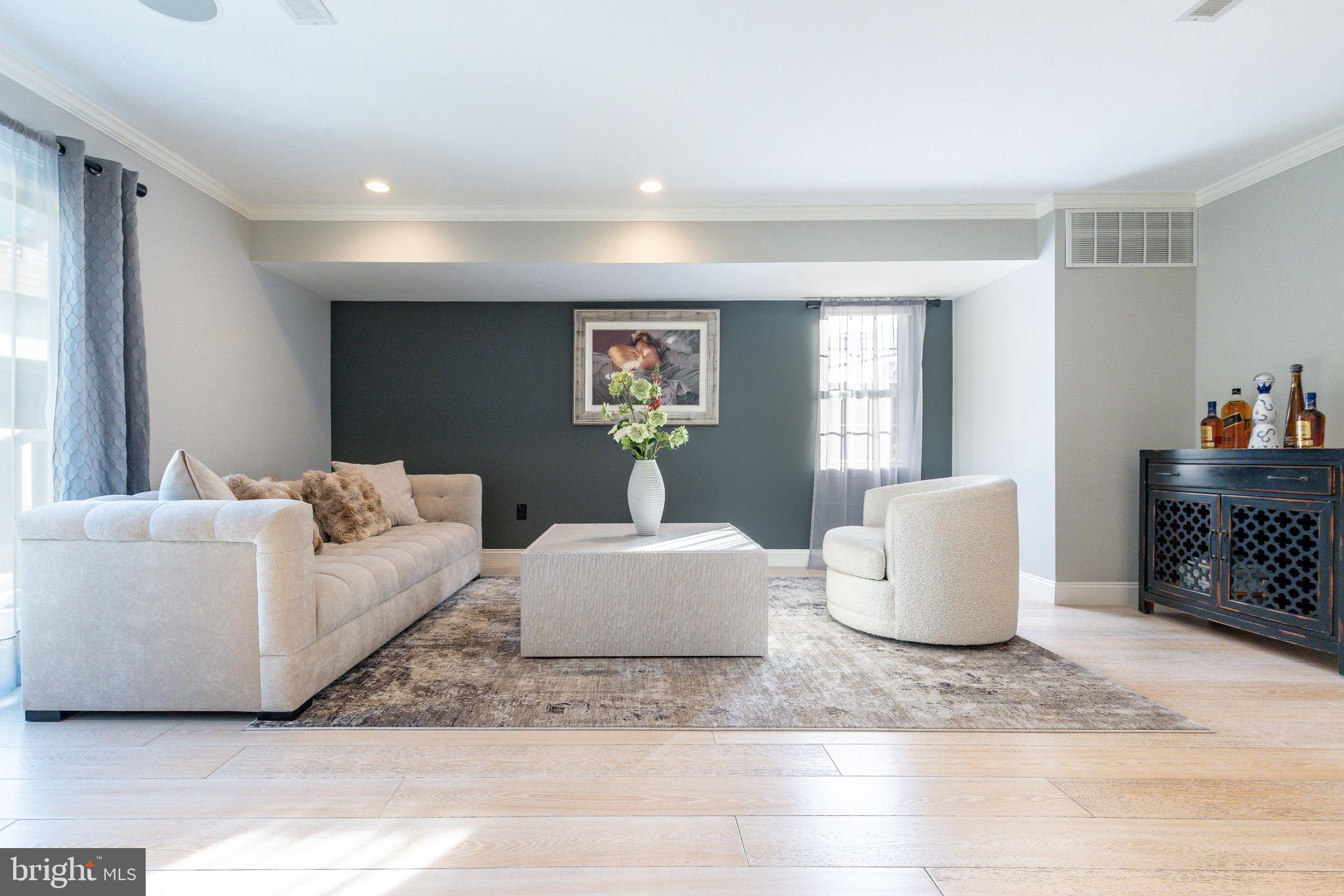 939 NEW MARKET STREET