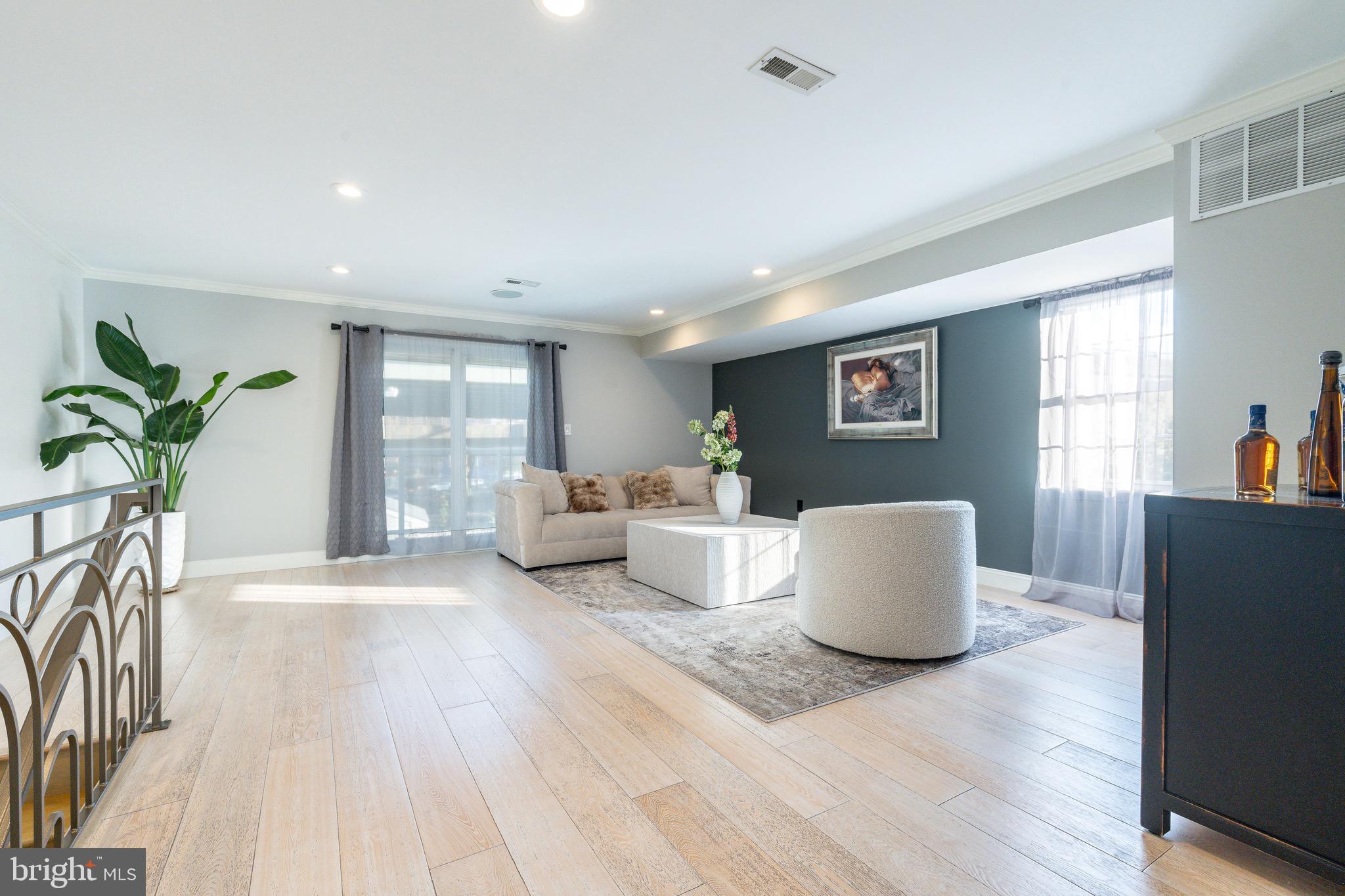 939 NEW MARKET STREET