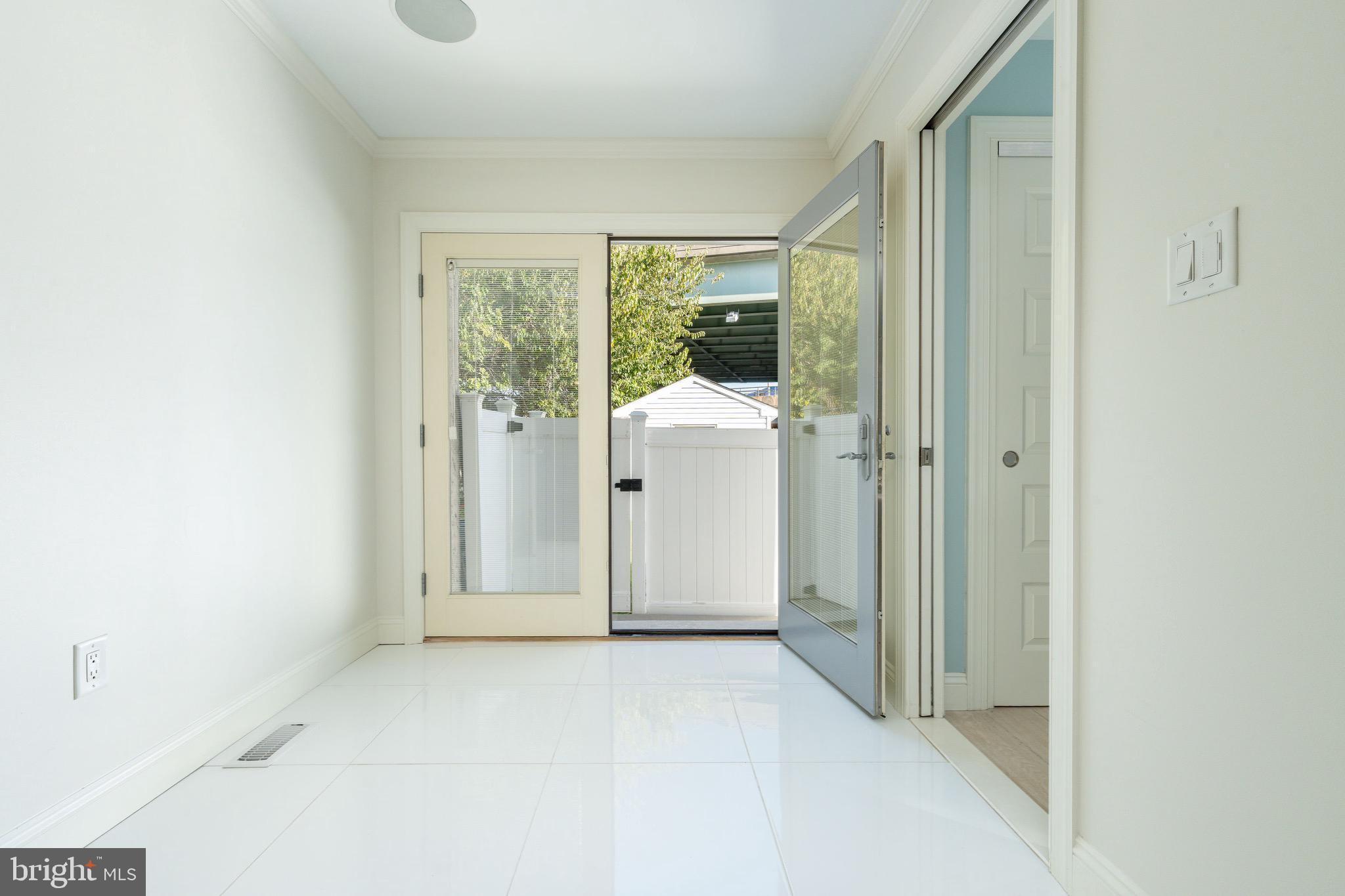 939 NEW MARKET STREET