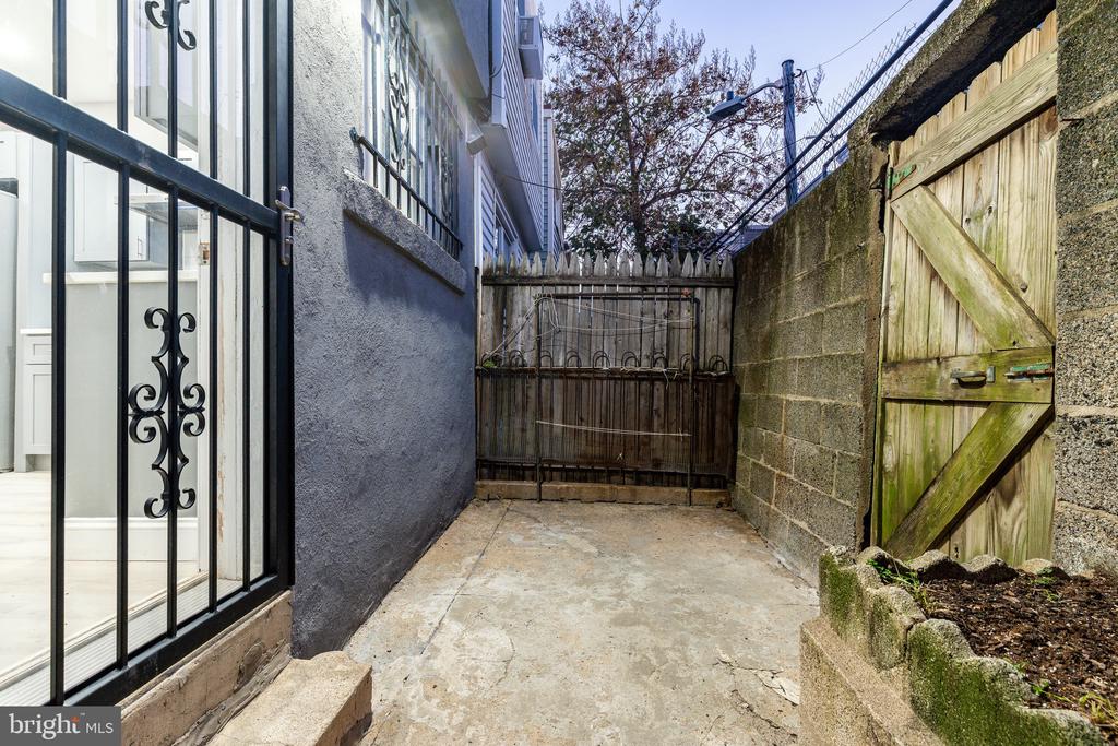 1630 S HICKS STREET