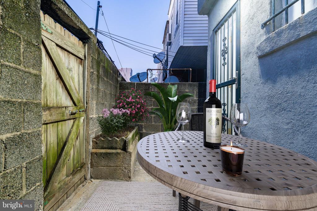 1630 S HICKS STREET