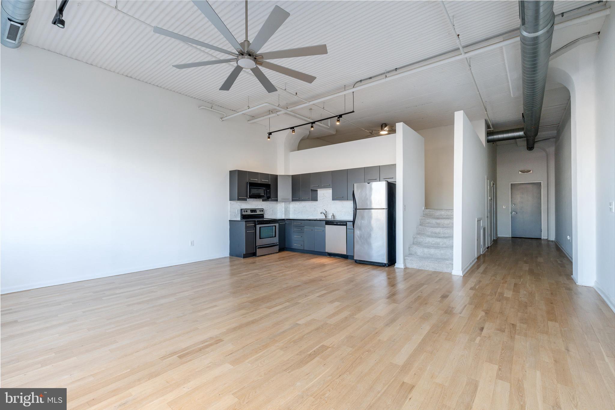 2200 ARCH STREET 28 503