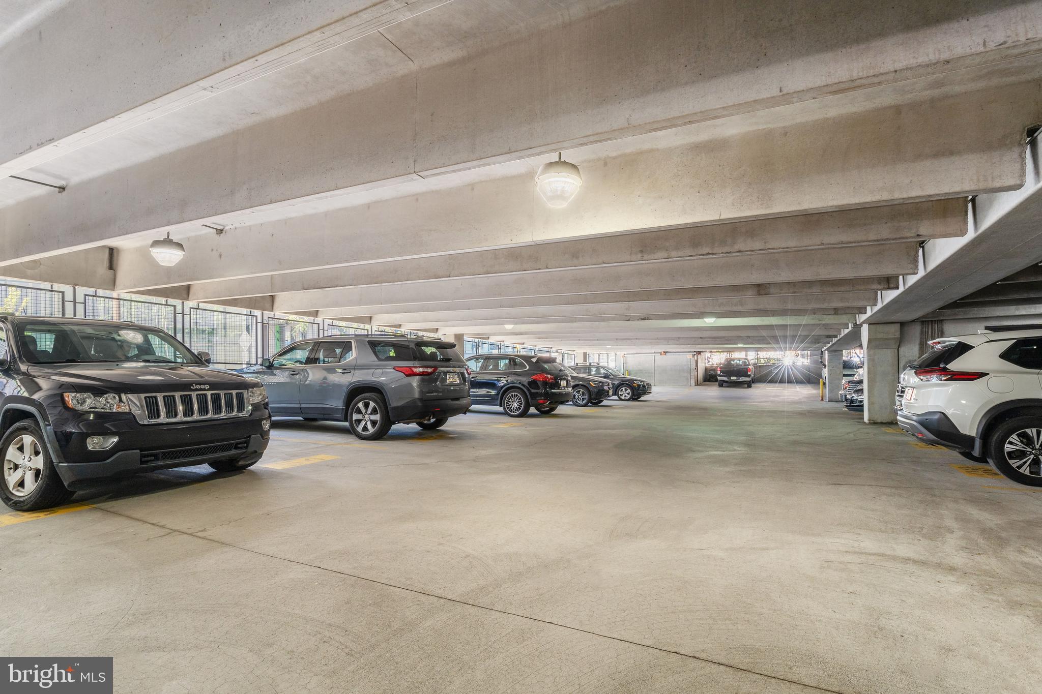 2200 ARCH STREET 28 503