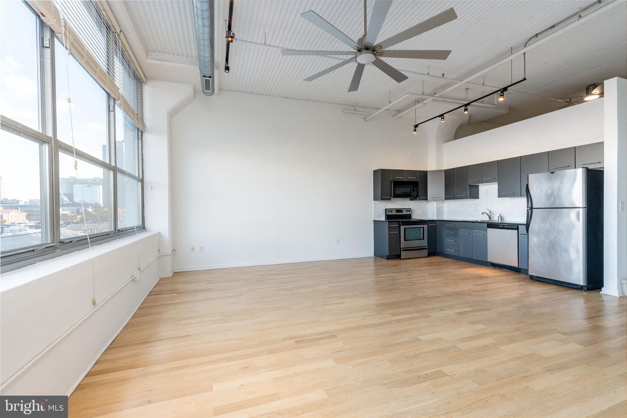 2200 ARCH STREET 28 503