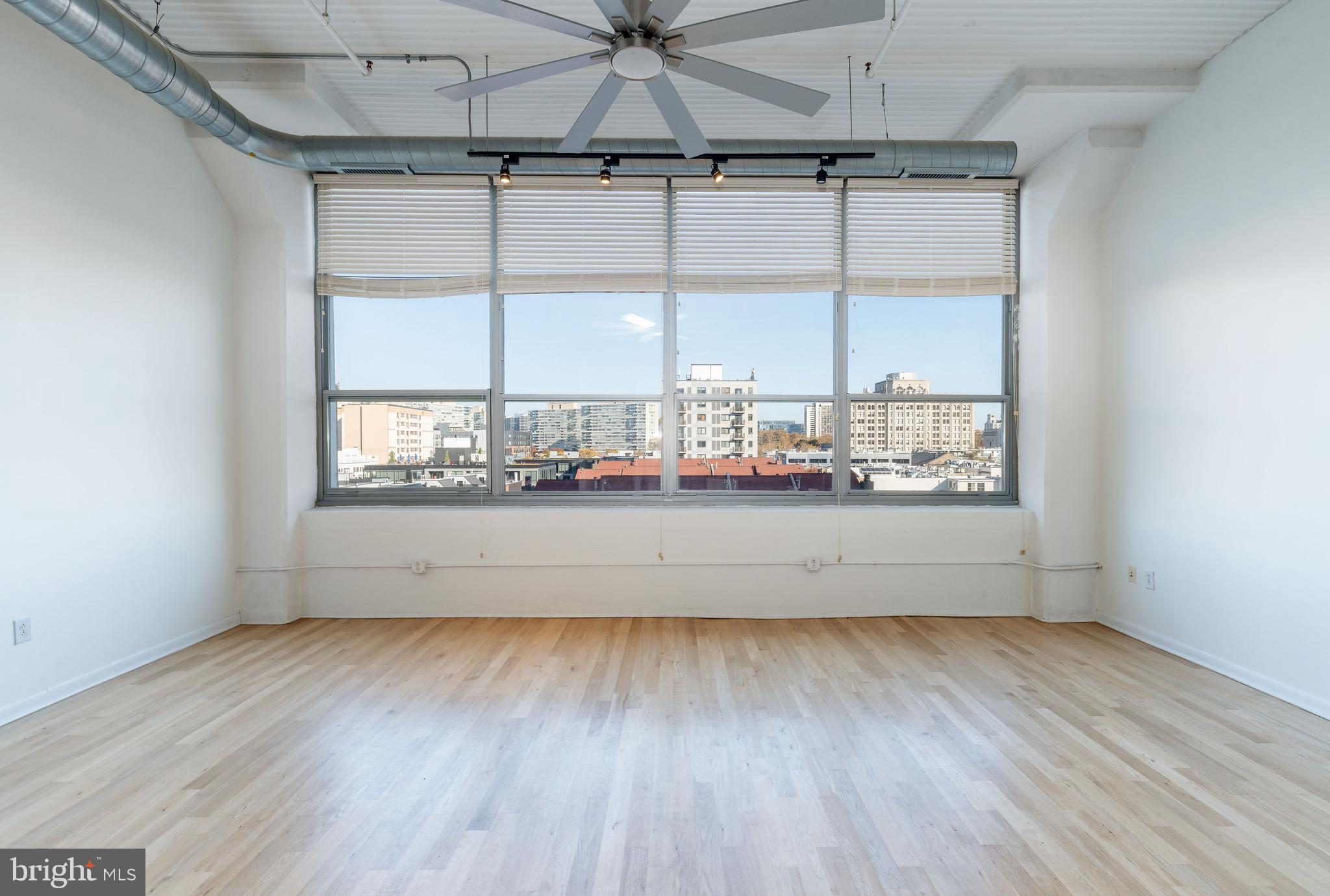 2200 ARCH STREET 28 503