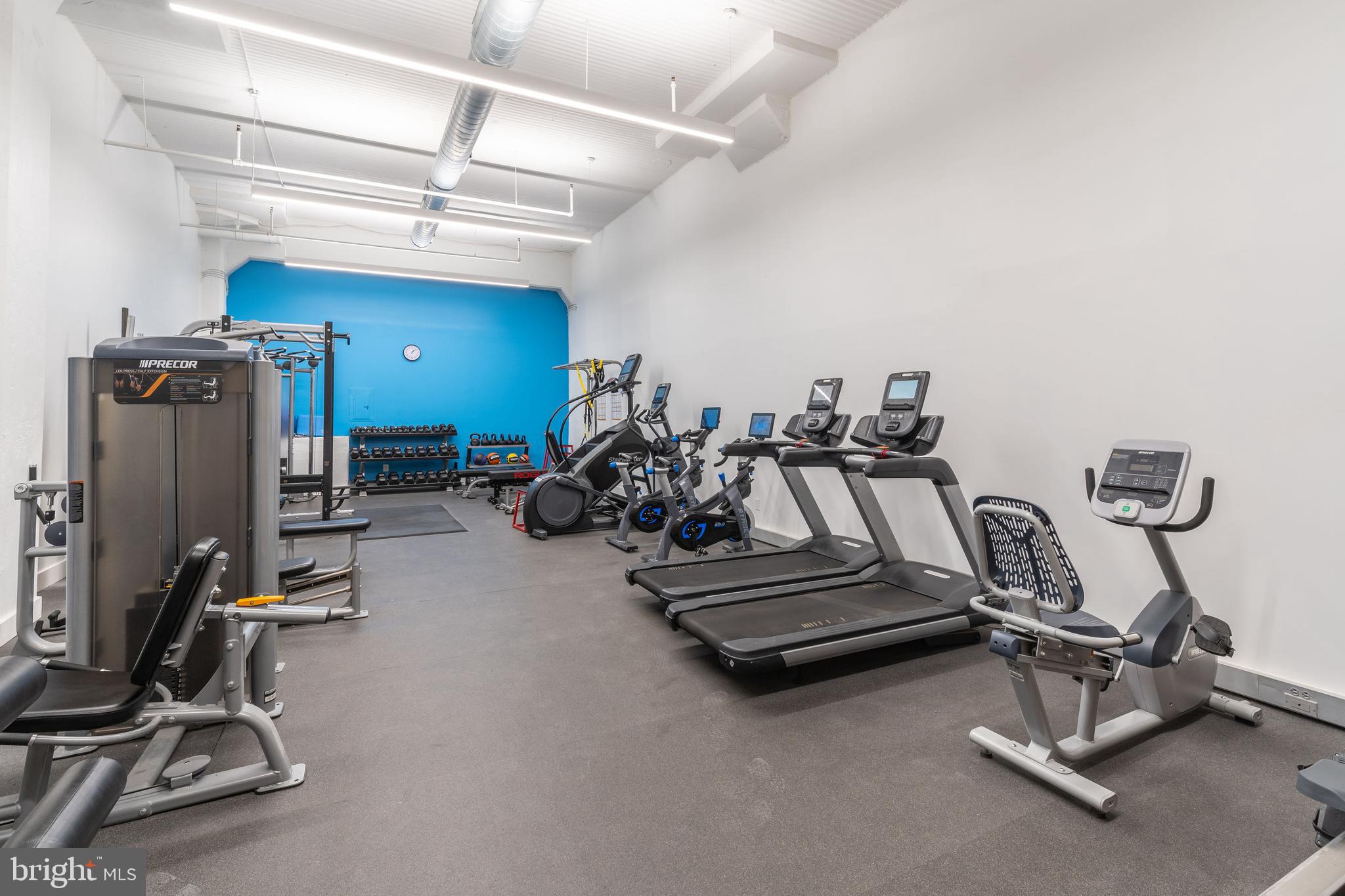 2200 ARCH STREET 28 503