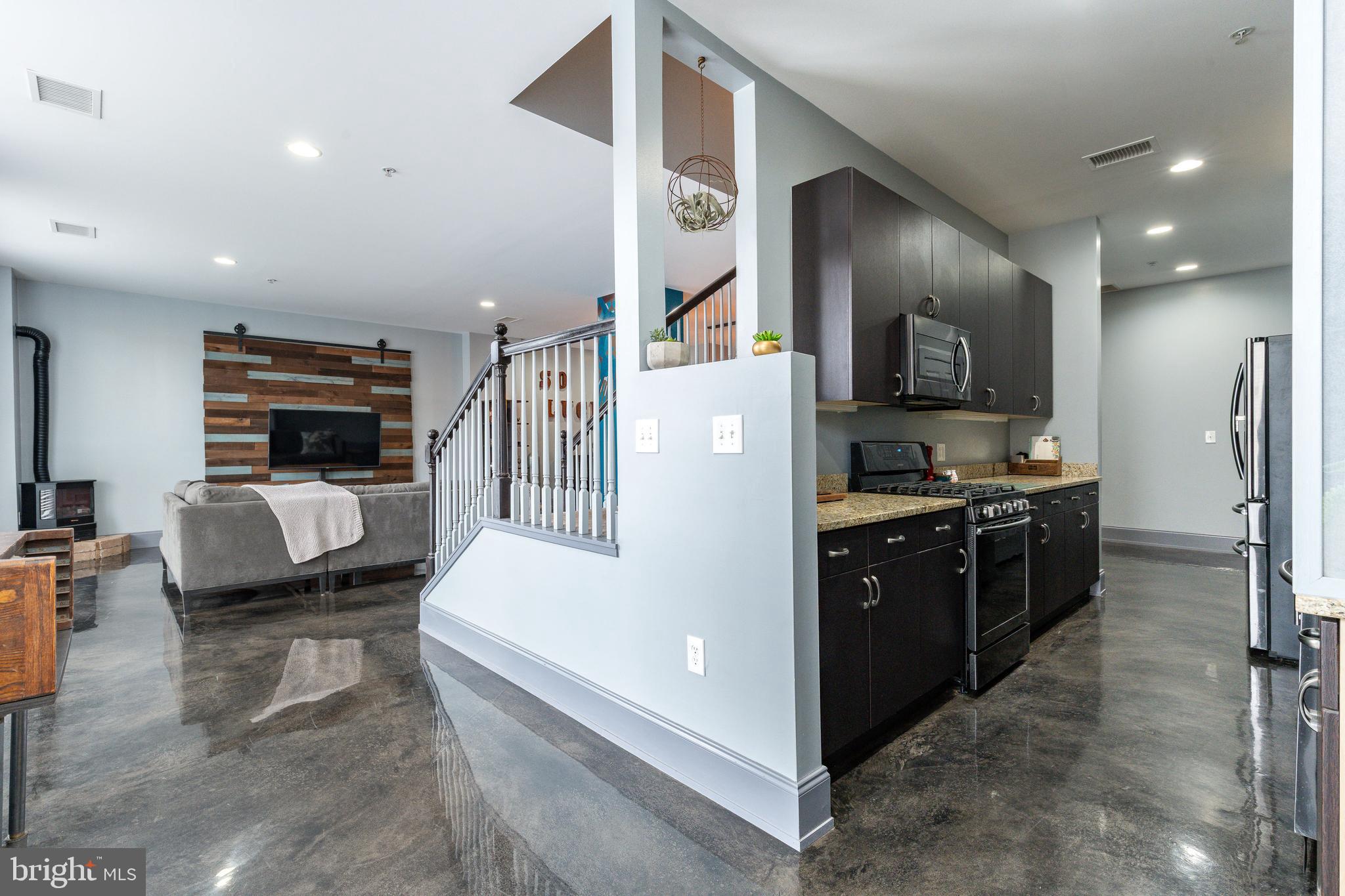 1910 SPRING GARDEN STREET 1