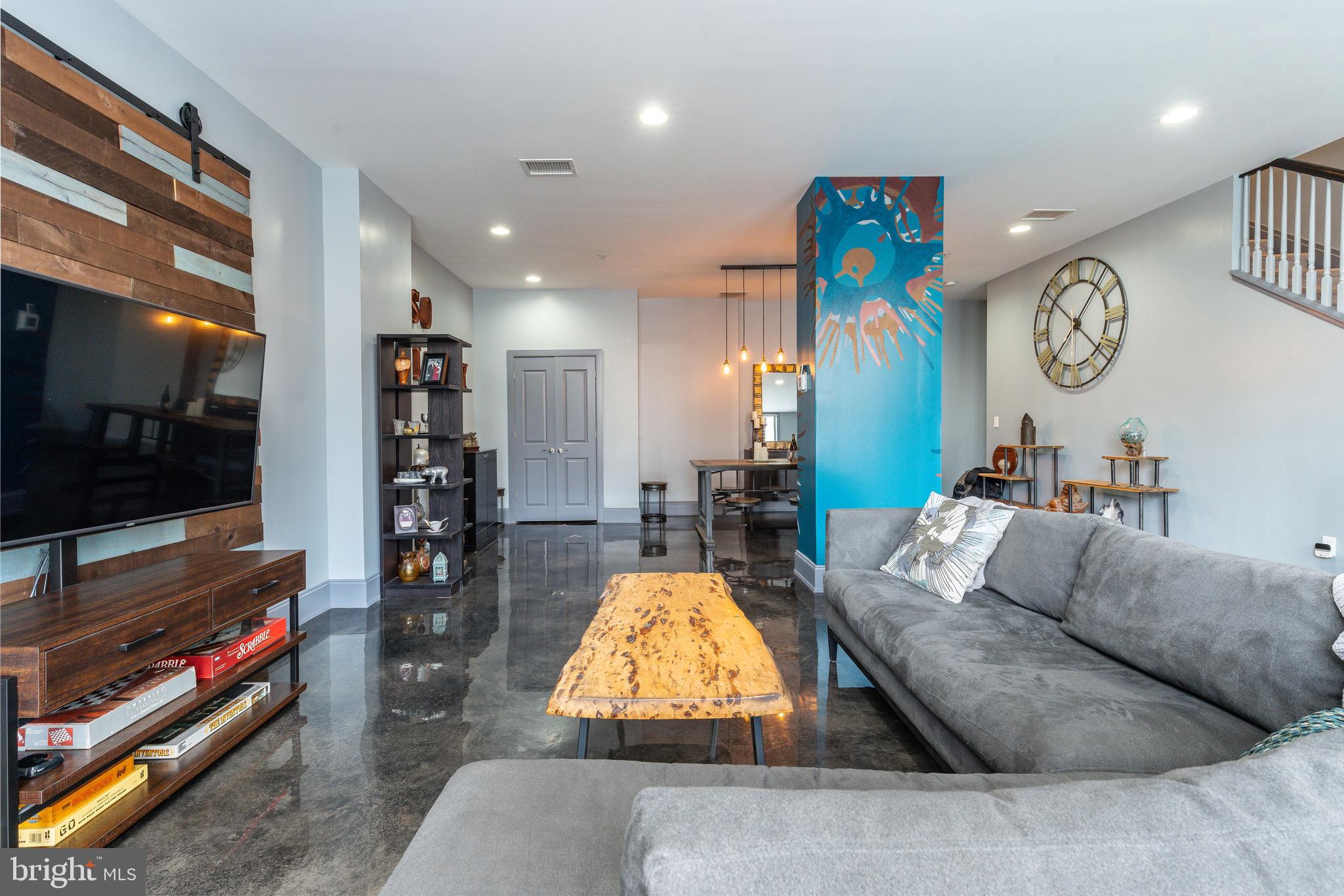 1910 SPRING GARDEN STREET 1