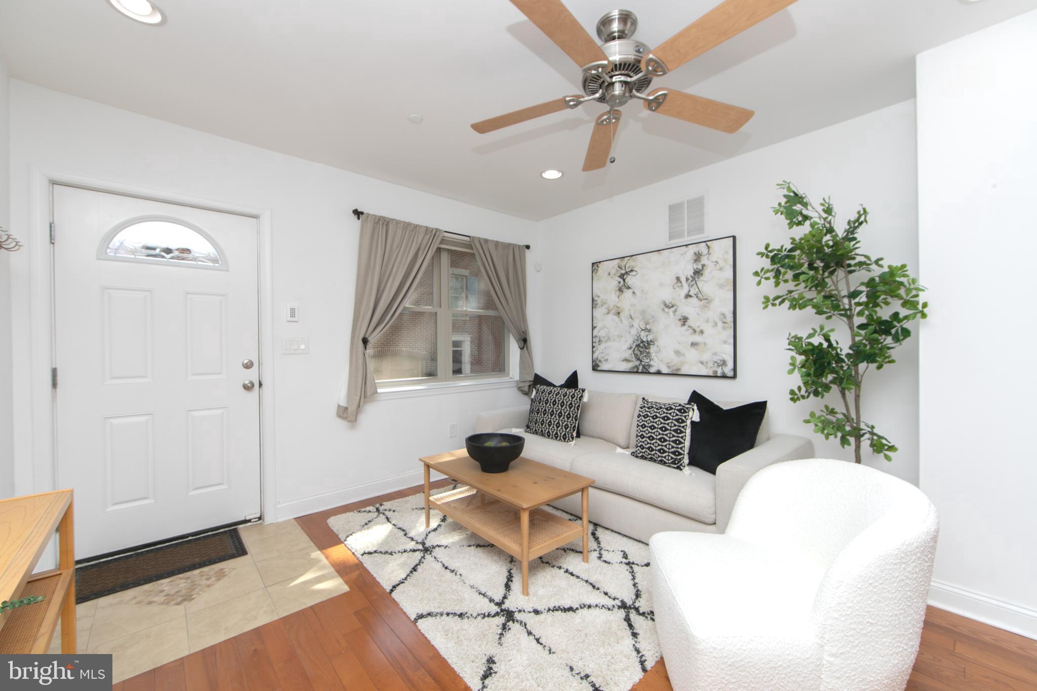 1030 N LEITHGOW STREET