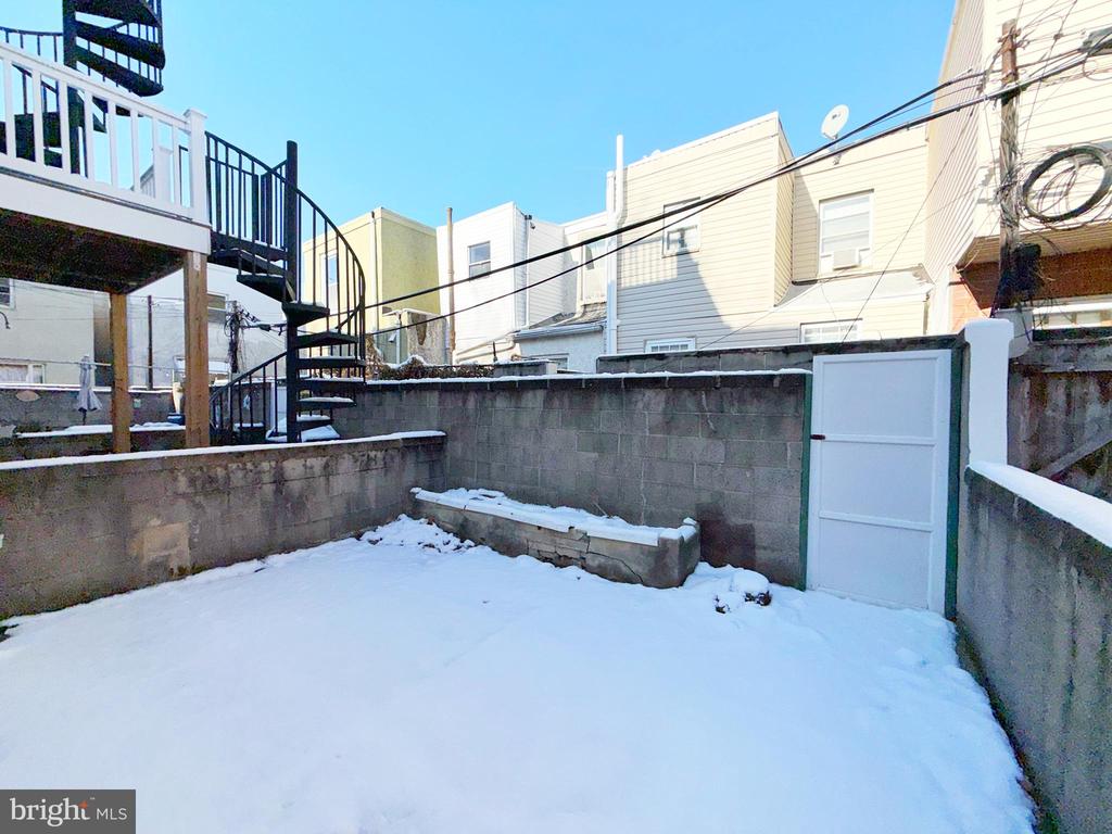 1031 MORRIS STREET