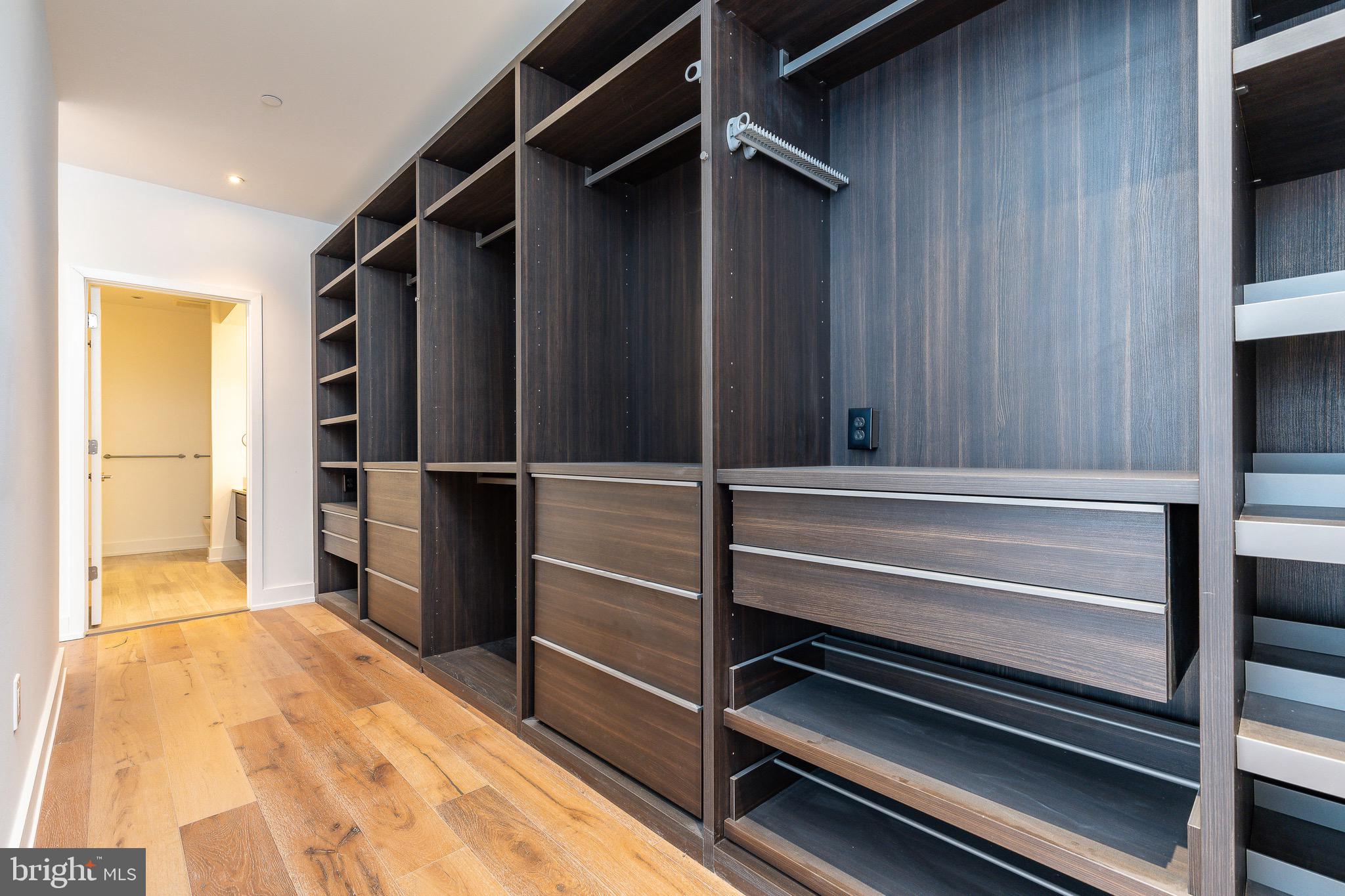 725 CHESTNUT STREET 2