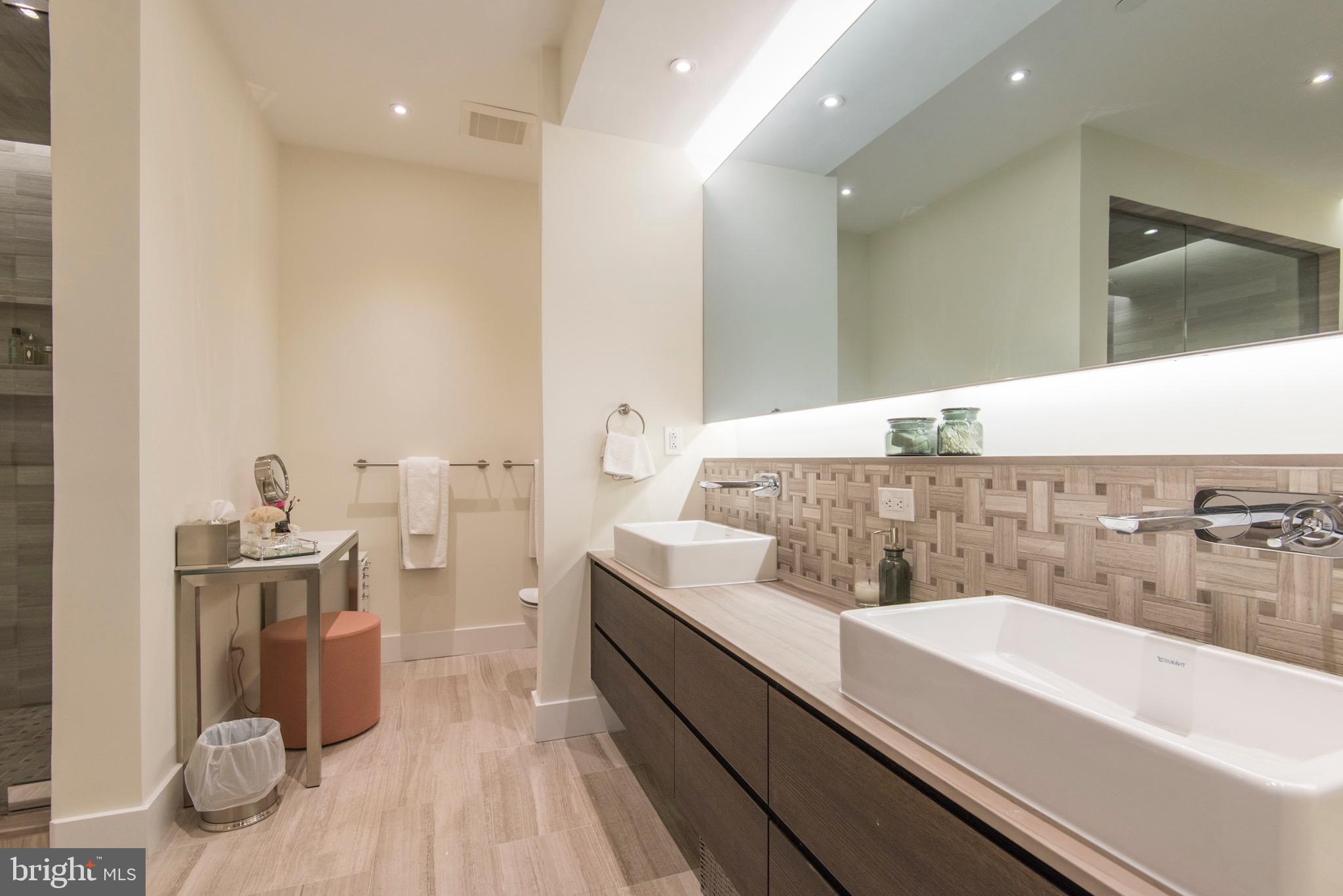 725 CHESTNUT STREET 2